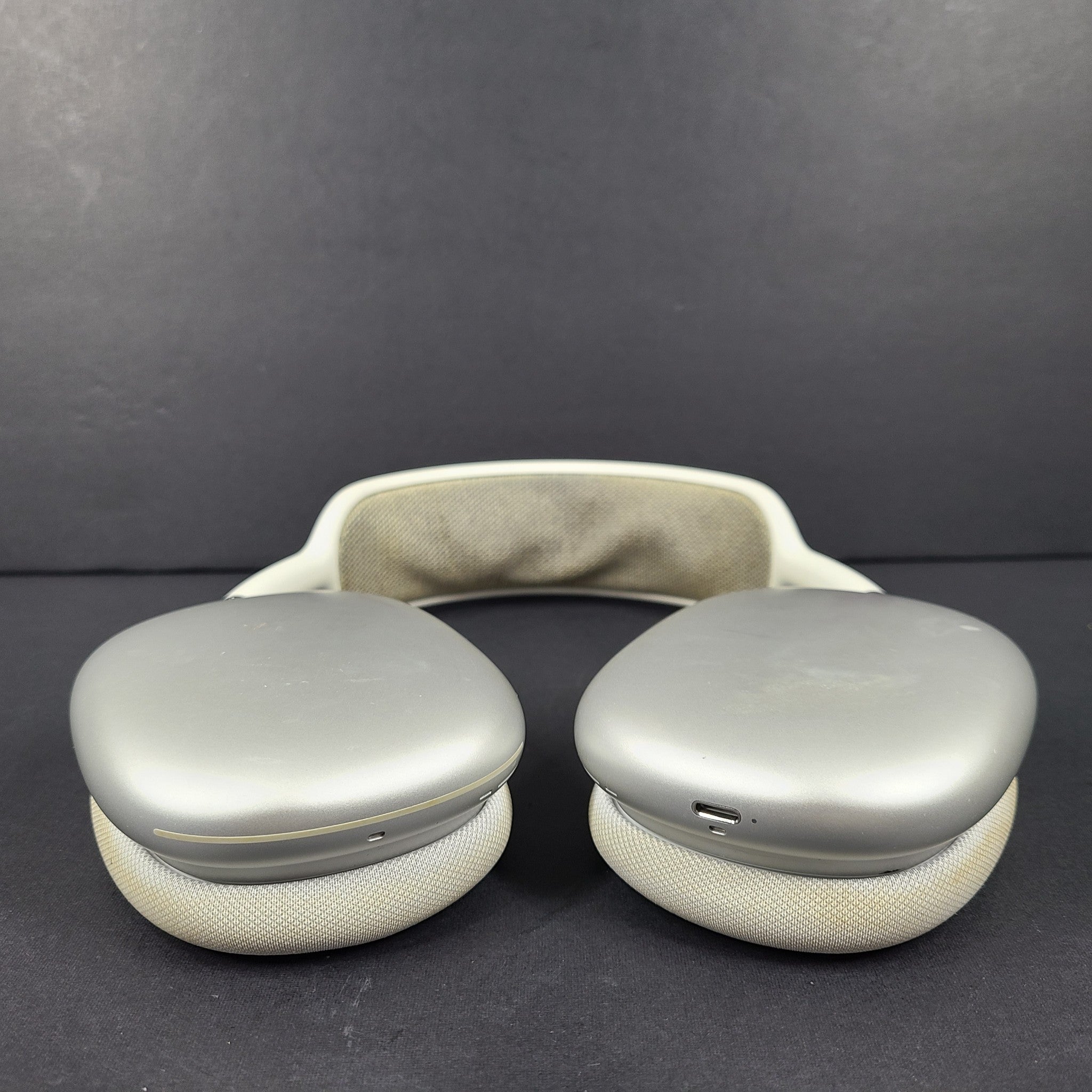 Apple AirPods Max A2096 Headphones Wireless Bluetooth Noise Canceling Silver