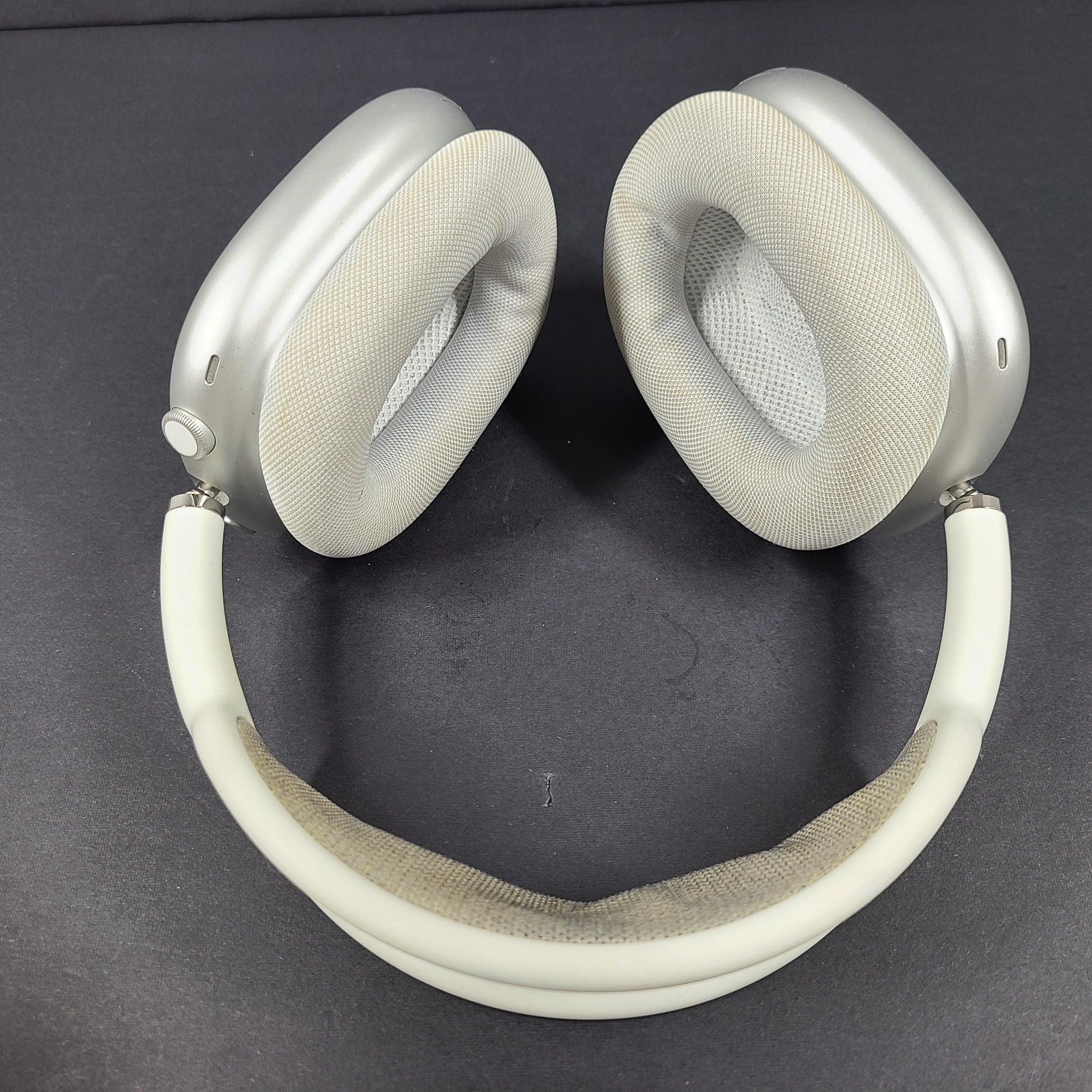 Apple AirPods Max A2096 Headphones Wireless Bluetooth Noise Canceling Silver