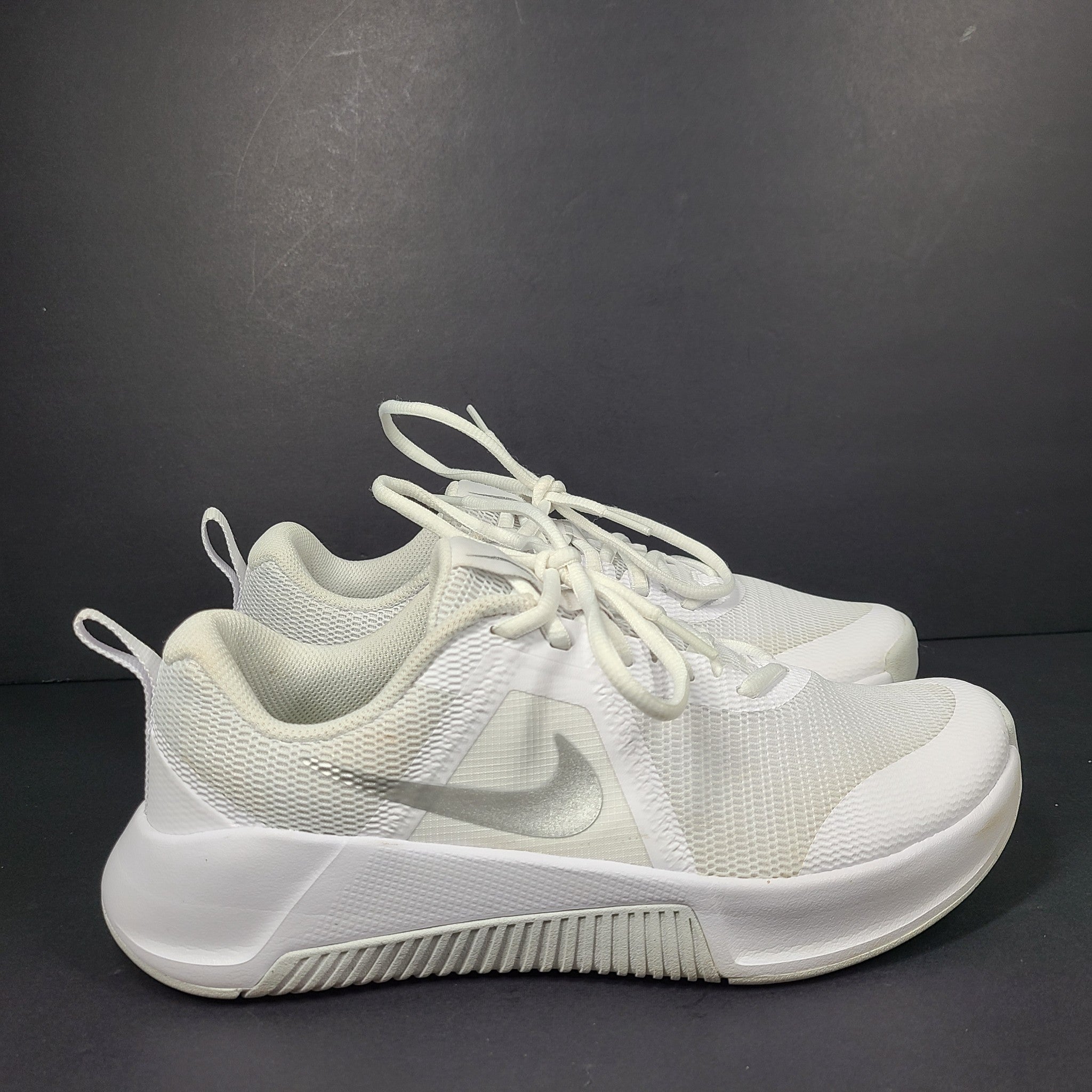 Nike Women's Mc Trainer 3 Workout Shoes Sneakers FQ1830-100 White Sz 8.5