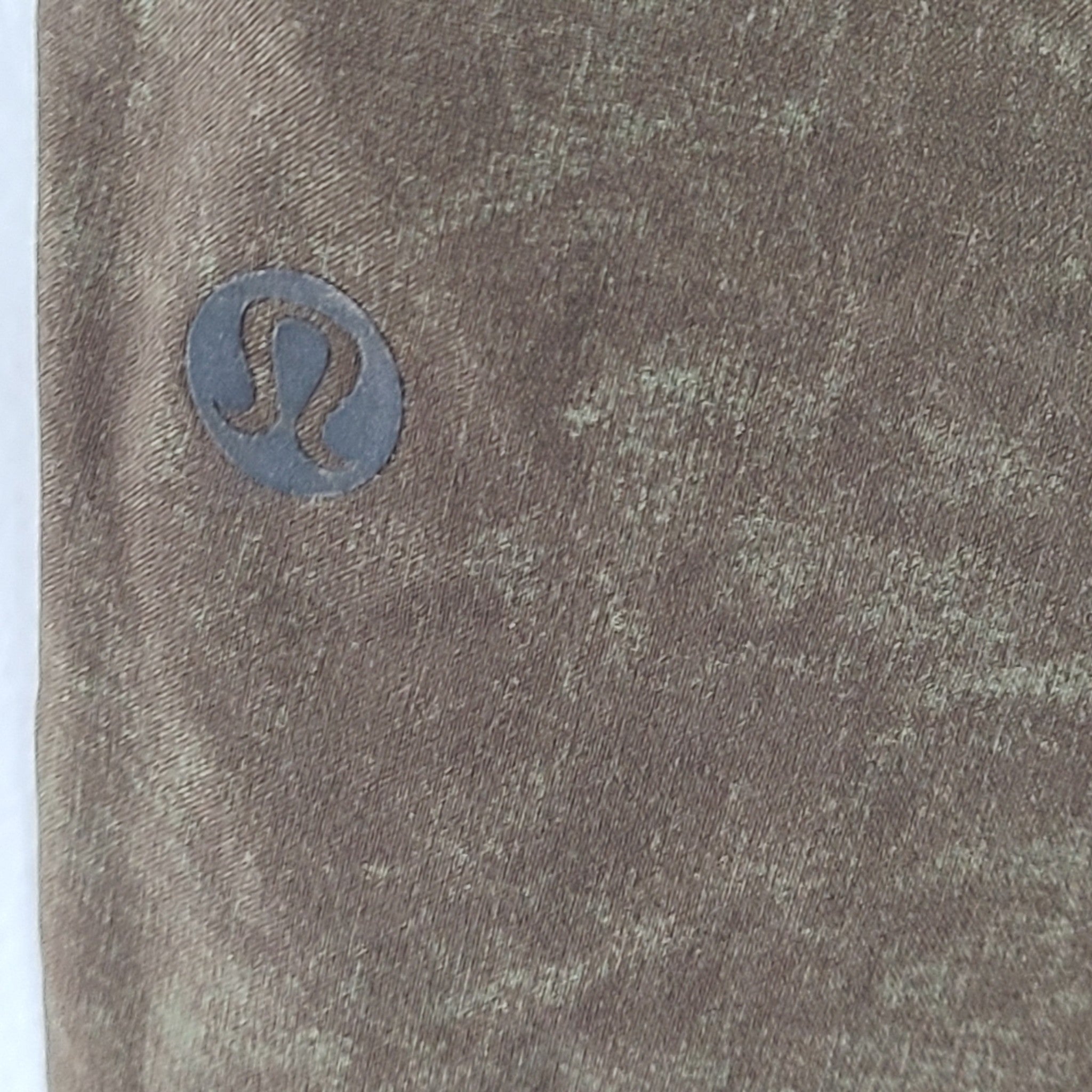 Lululemon Men's T.H.E. Linerless Short 9" Lightweight Shorts Military Green Sz L