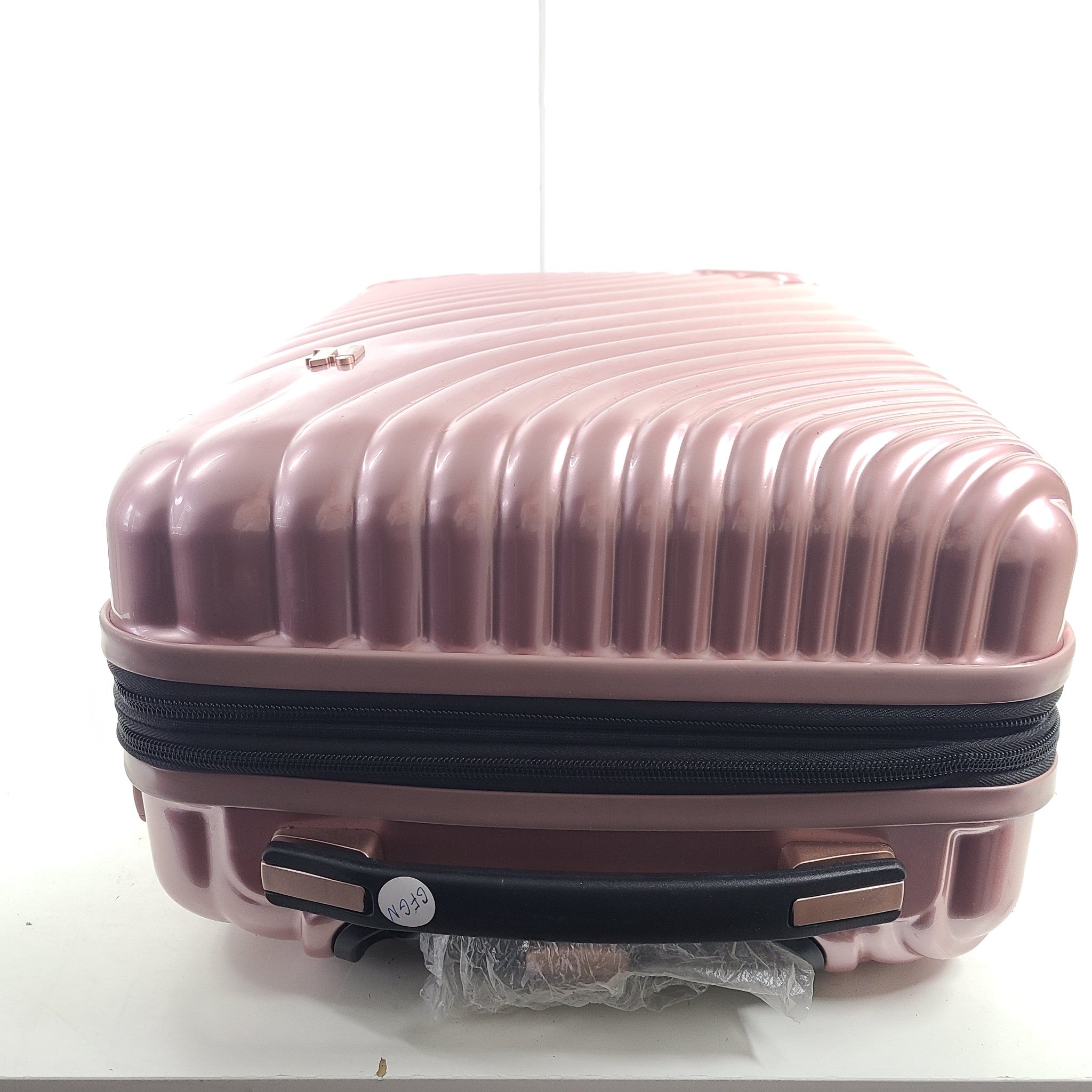 it luggage 22" Fluidity Spinner Carry On Luggage Expandable Metalic Rose Gold