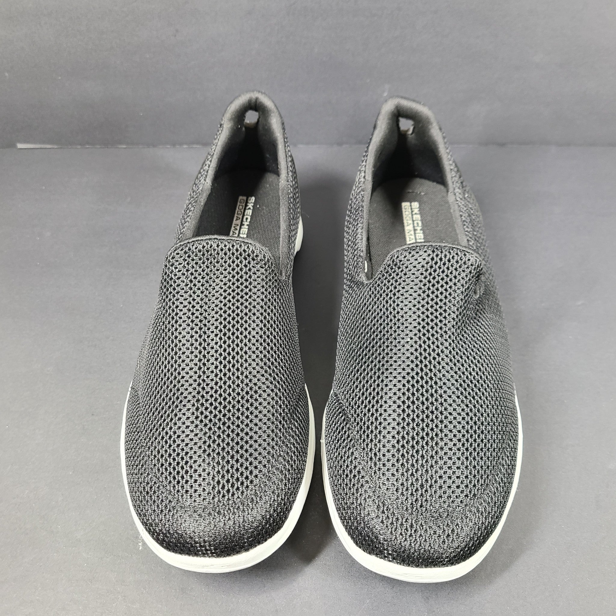 Skechers Women's Go Walk 5 Slip On Sneakers Lightweight Cushioned Black Sz 8