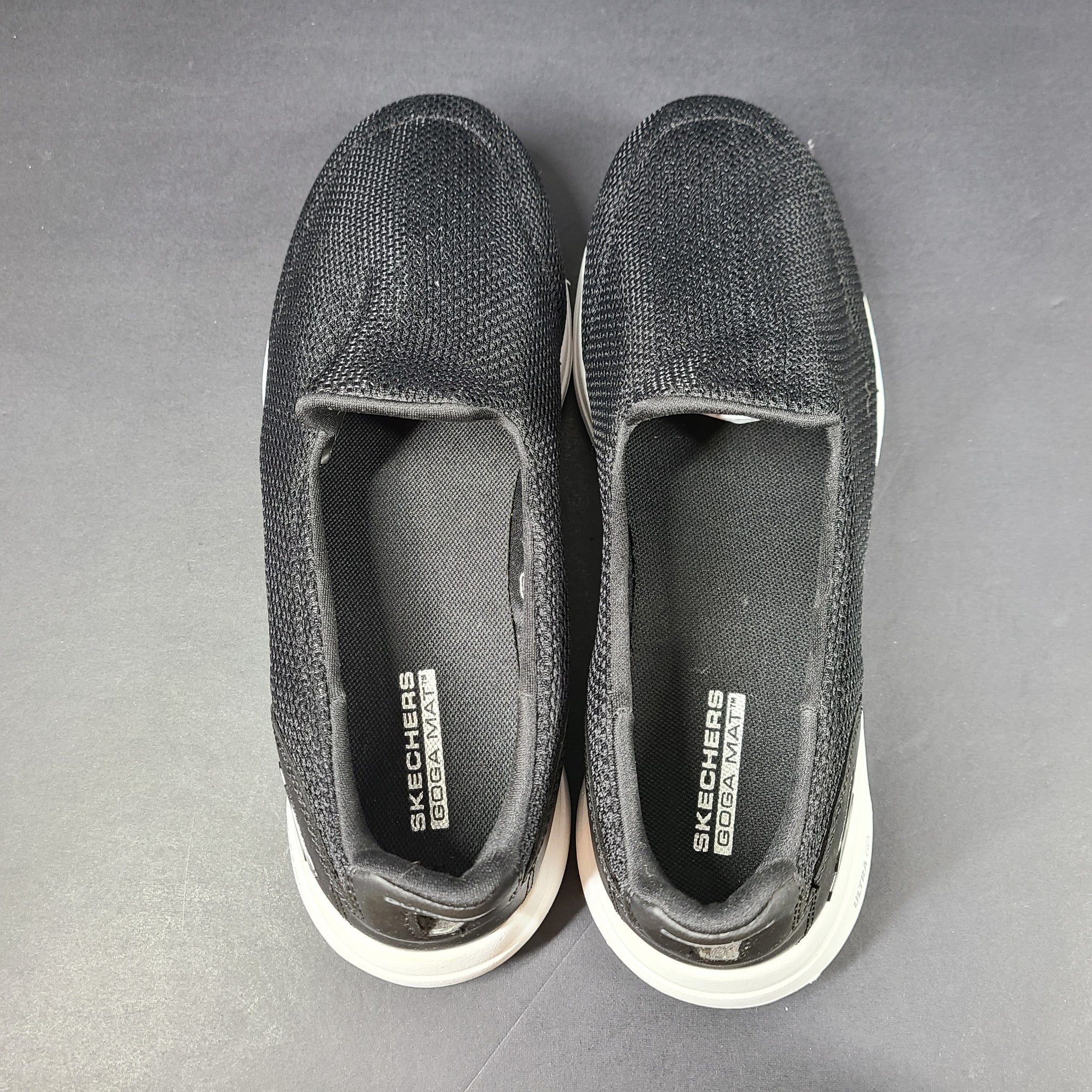 Skechers Women's Go Walk 5 Slip On Sneakers Lightweight Cushioned Black Sz 8