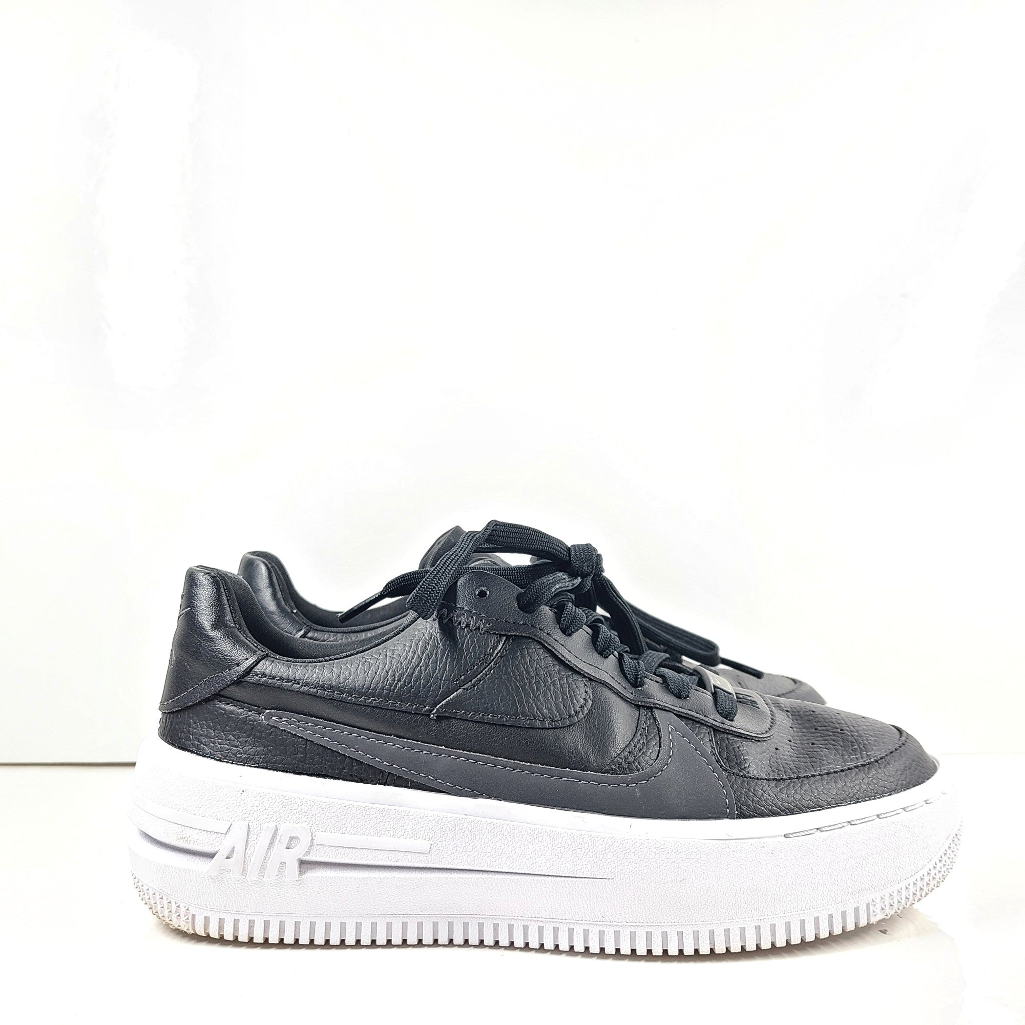 Nike Women's Air Force 1 PLT.AF.ORM Low Top Sneakers DJ9946-001 Black 7.5