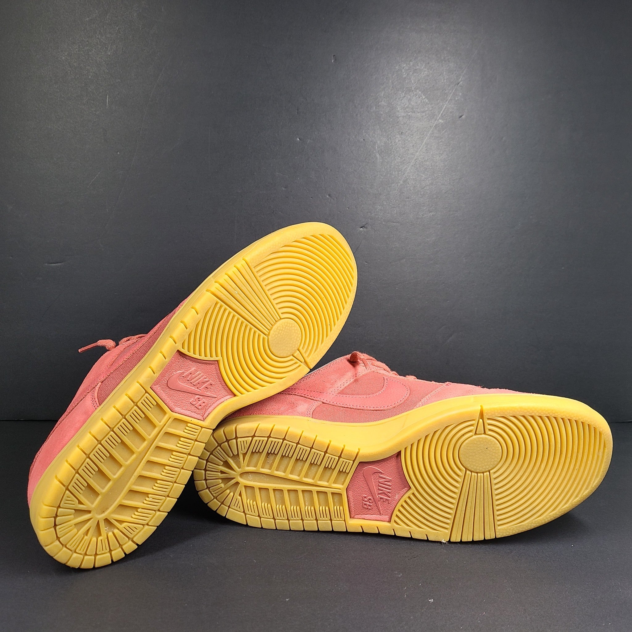 Nike Men's SB Dunk Low DV5429-600 Sneakers Shoes Adobe Red Gum Sz 11.5