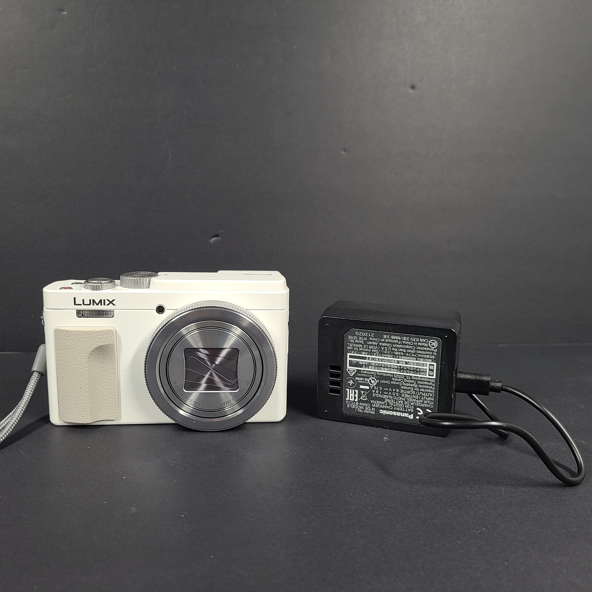 MINT Panasonic Lumix DC-TZ95D Lumix Compact Digital Camera White + 128GB + Case