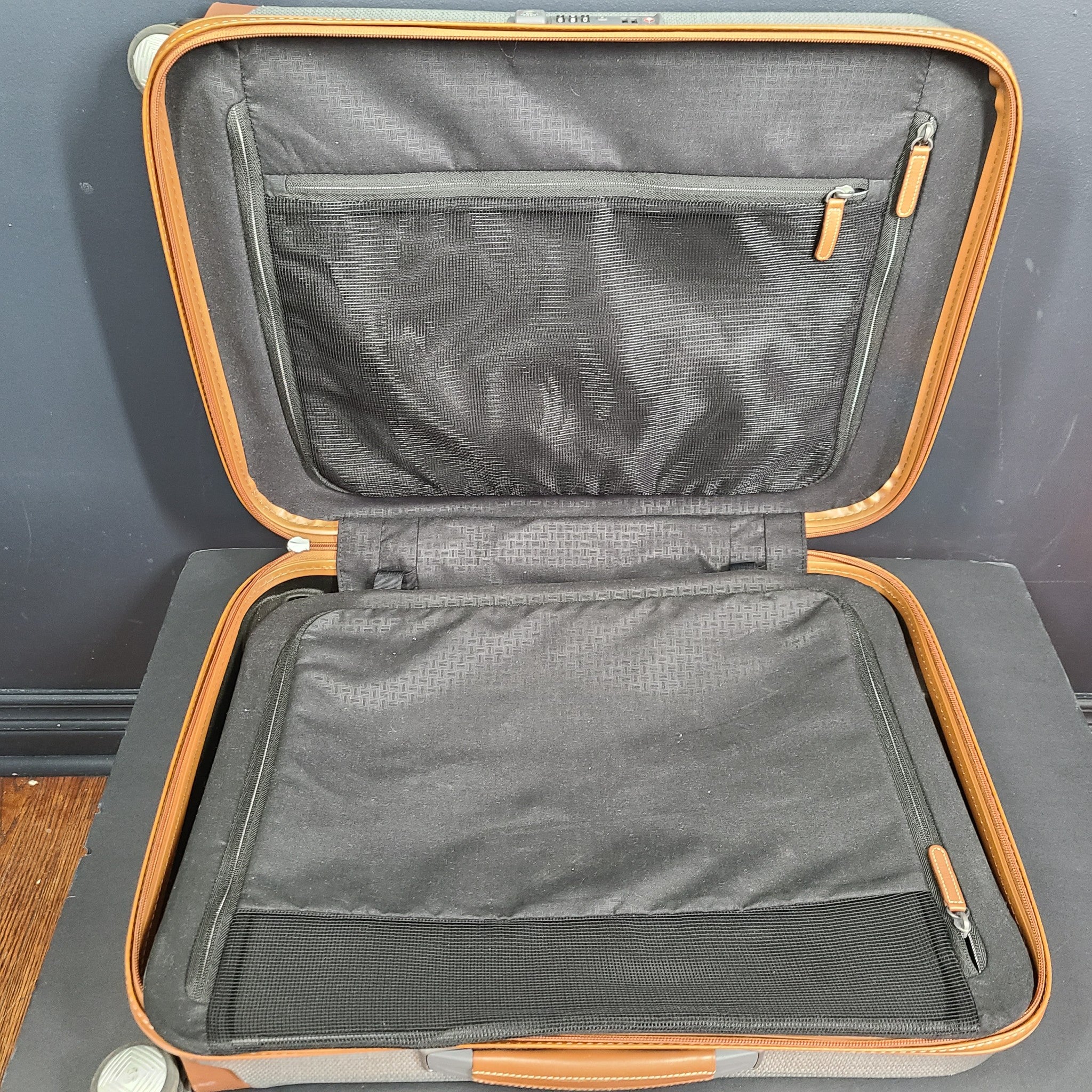 Samsonite 22" Lite-Cube Deluxe Spinner Cabin Carry On Luggage Hardside Silver