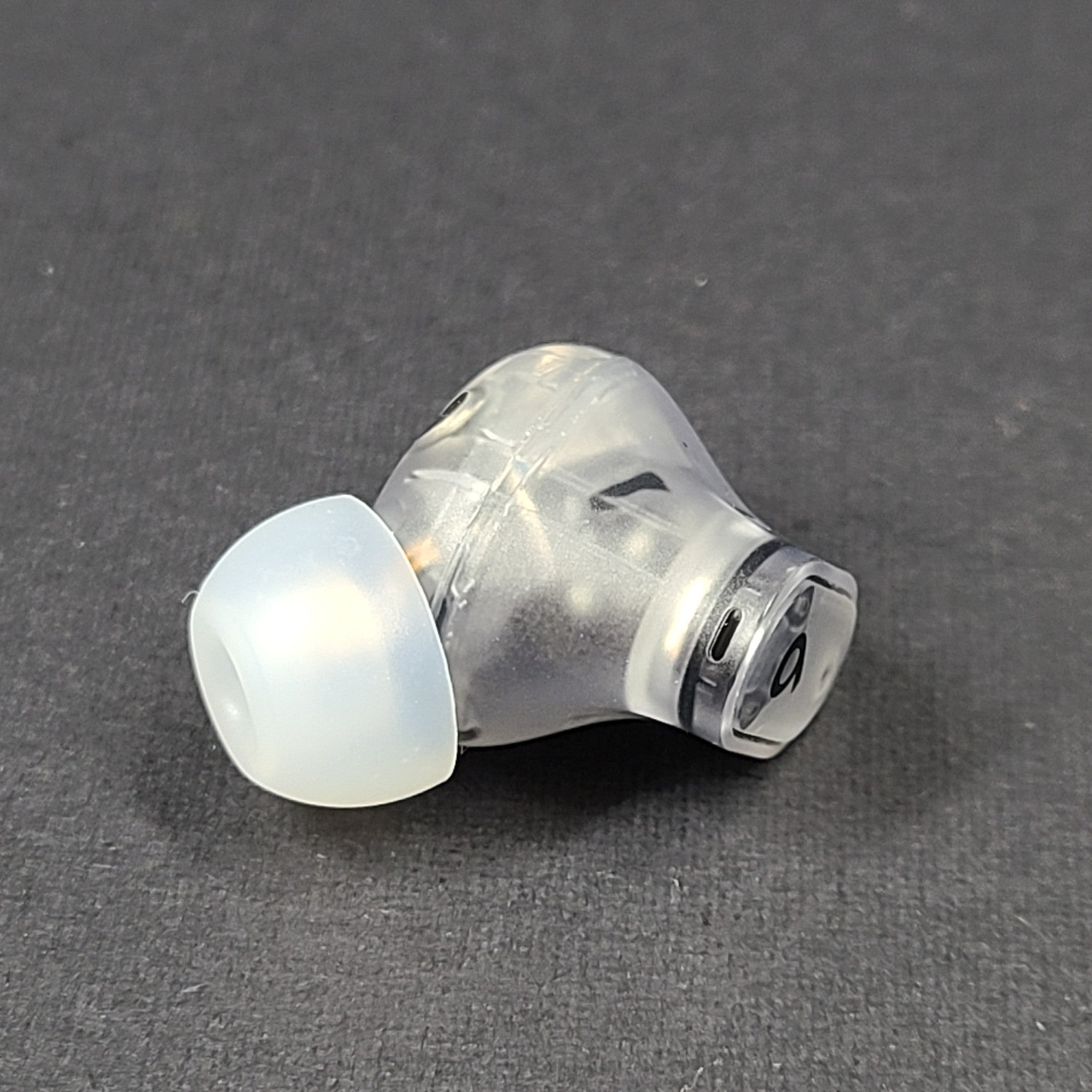Beats Studio Buds+ Earbud Replacement Right Only A2871 - Clear Transparent