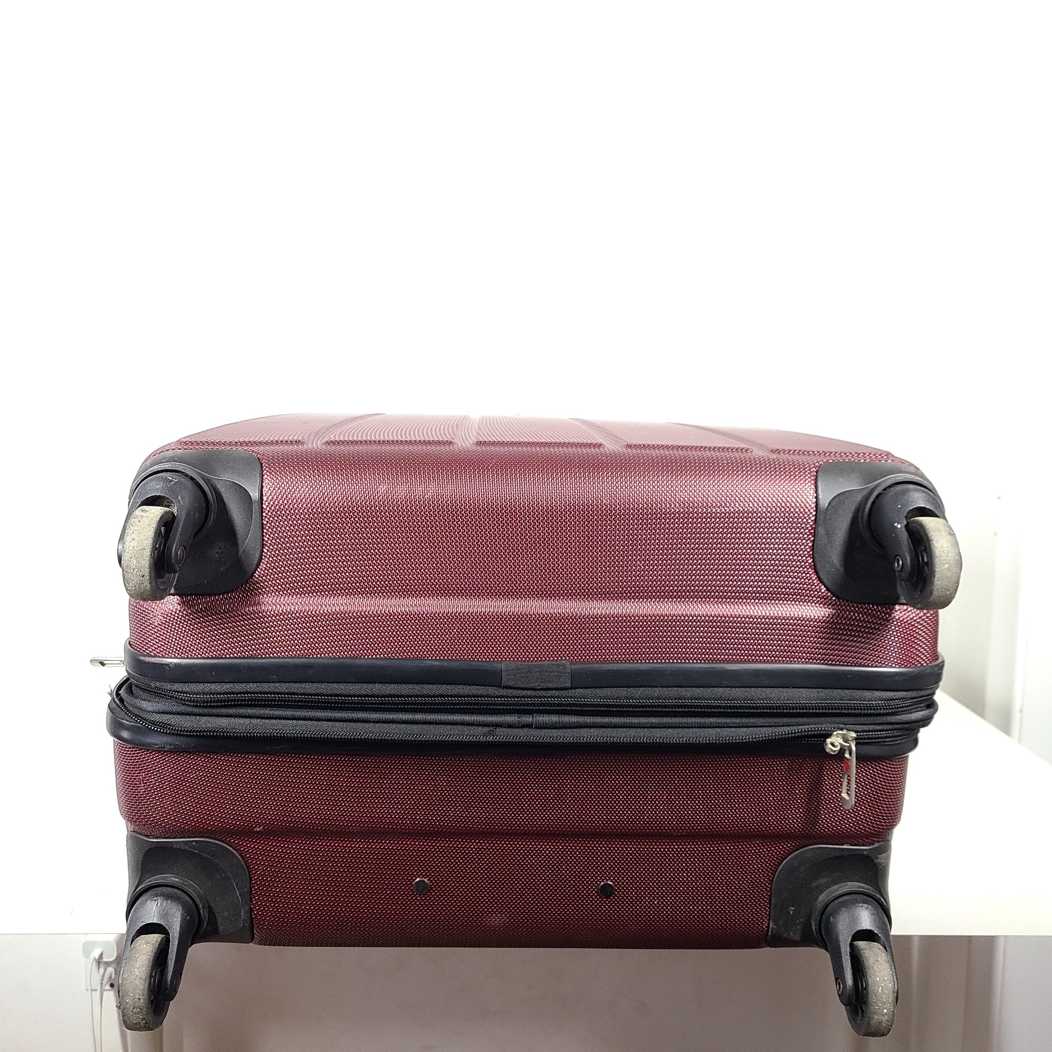 Swiss Alps 2-Piece Expandable Hardside Spinner Luggage Suitcase Set Red 28" 24"