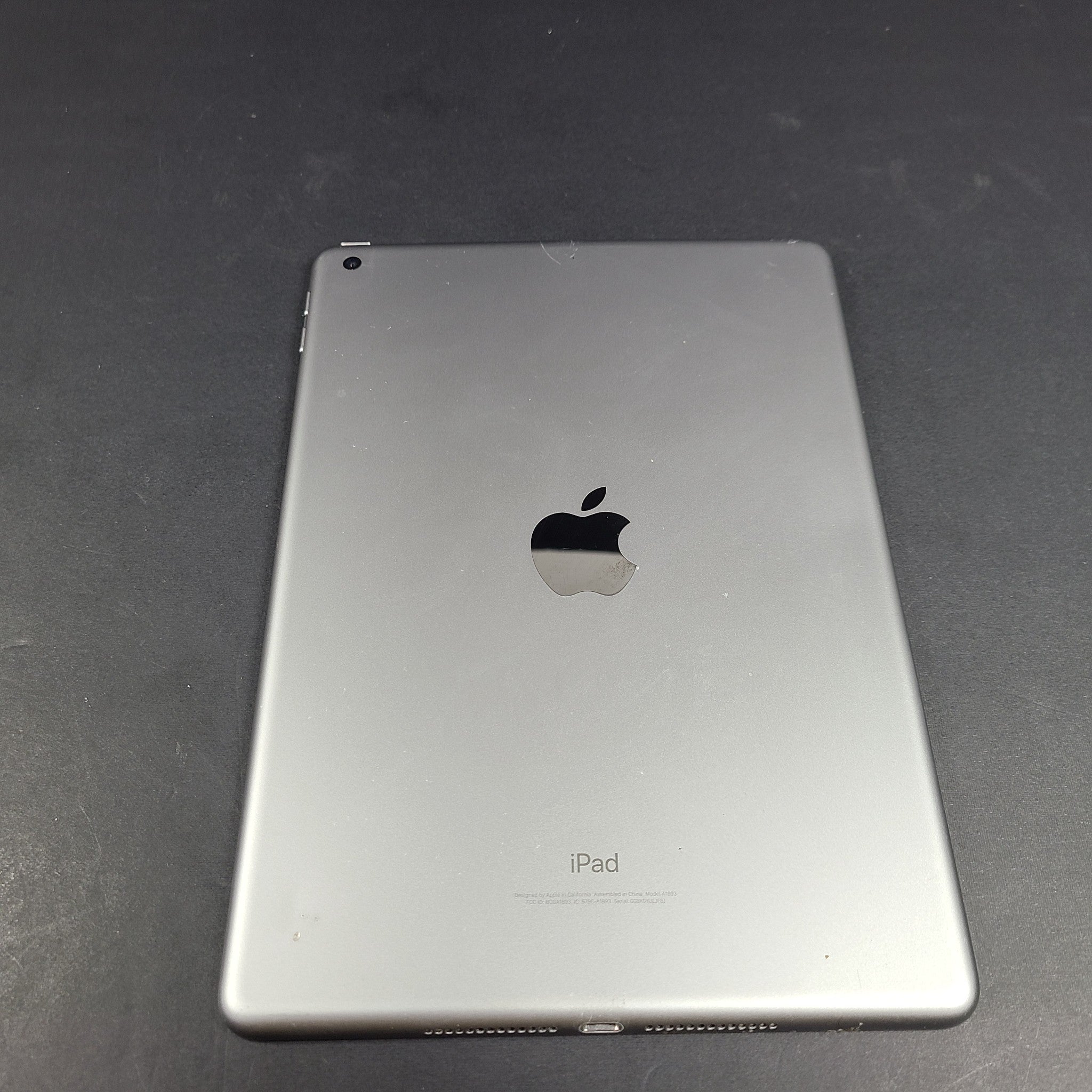 Apple iPad 6th Generation 9.7in A1893 32GB Wi-Fi - Space Gray READ screen v2