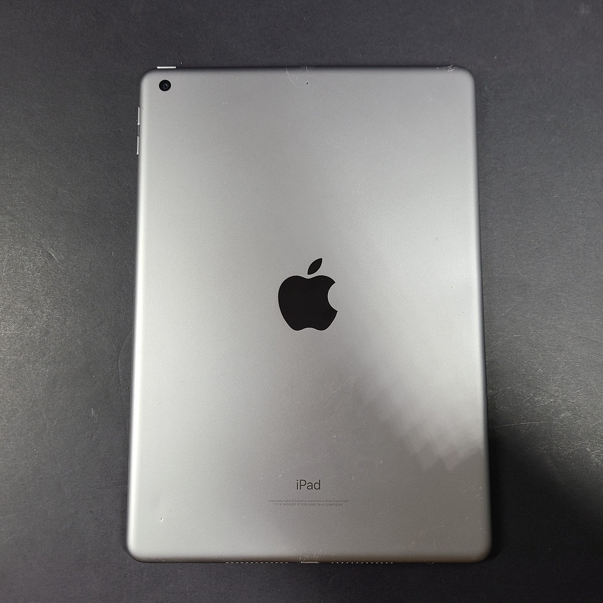Apple iPad 6th Generation 9.7in A1893 32GB Wi-Fi - Space Gray READ screen v2