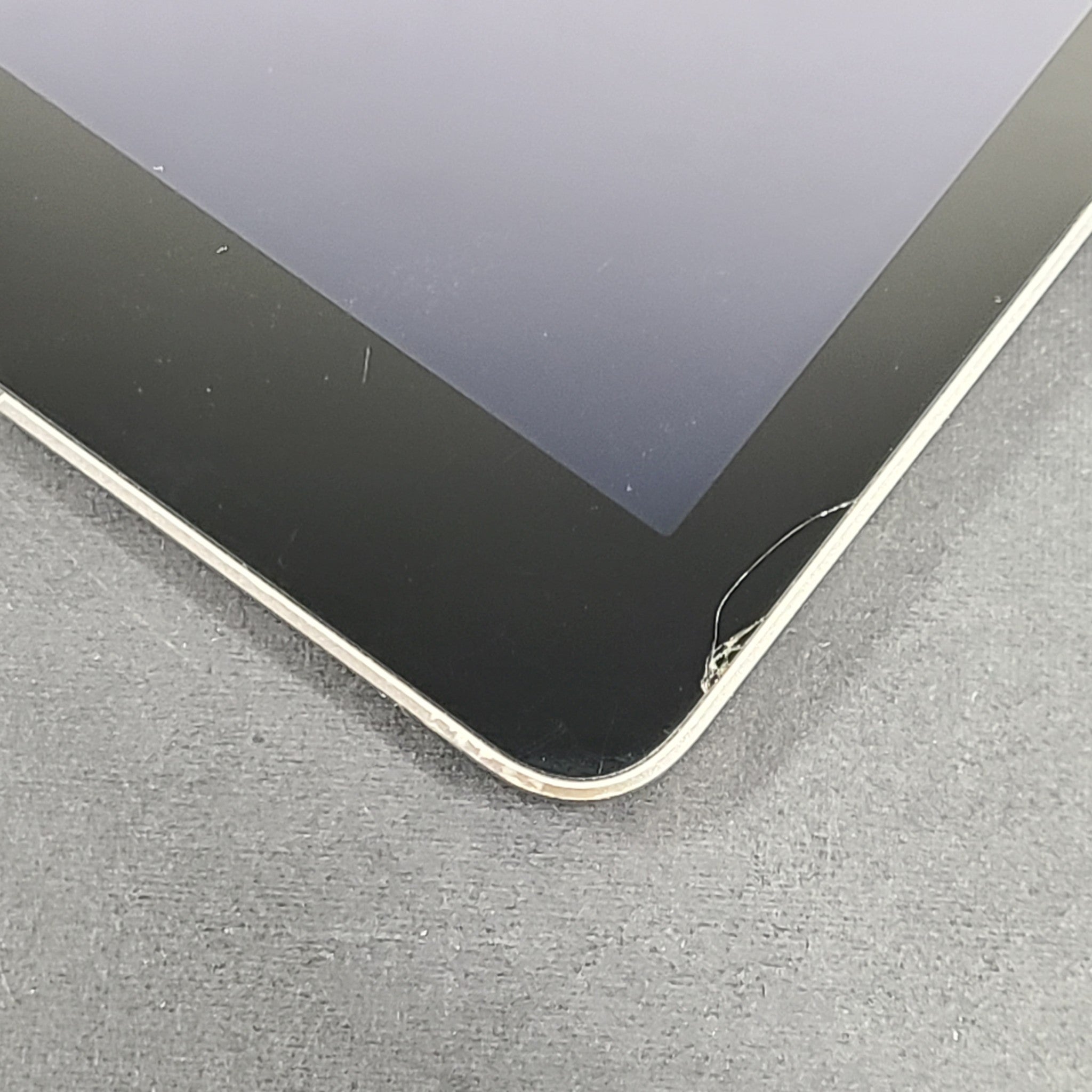 Apple iPad 5 5th Generation A1822 128GB Wi-Fi 9.7in - Space Gray