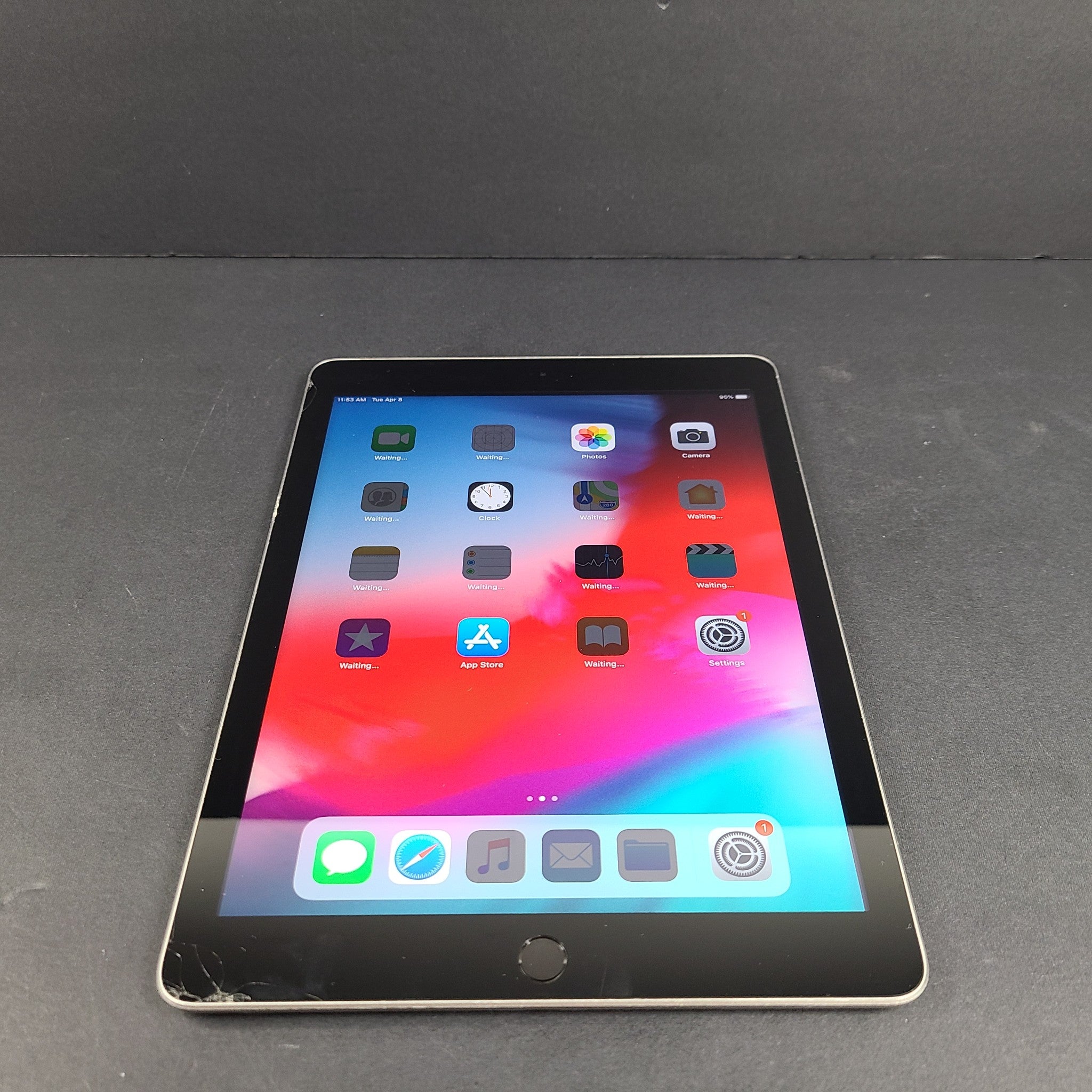 Apple iPad 5 5th Generation A1822 128GB Wi-Fi 9.7in - Space Gray