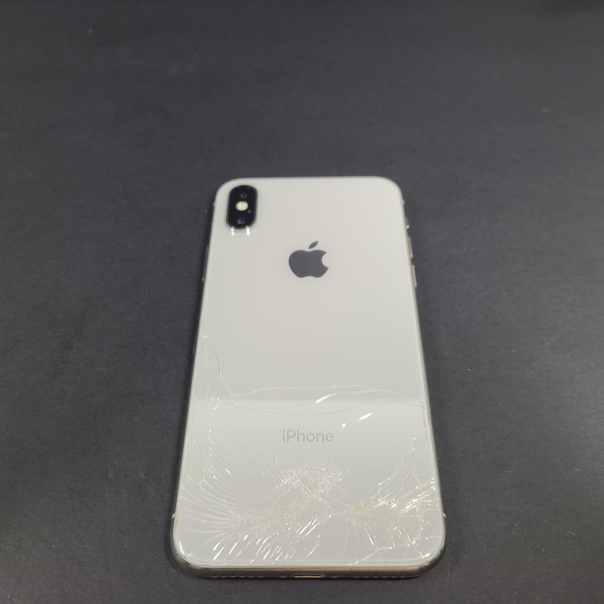 Apple iPhone X - 256GB - Silver (Unlocked) A1901 (GSM) Smartphone READ!!