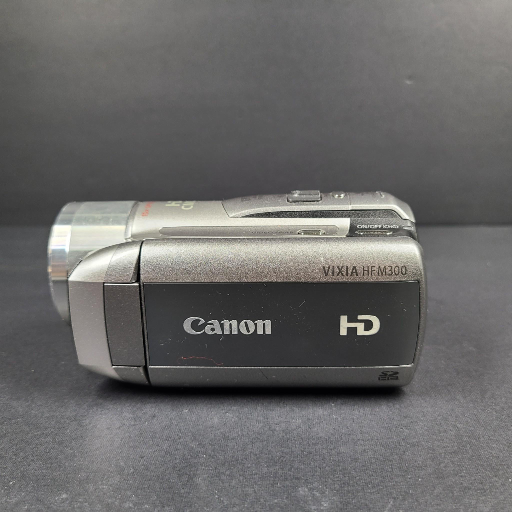 Canon VIXIA HF M300 Full HD Camcorder Silver No Charger UNTESTED
