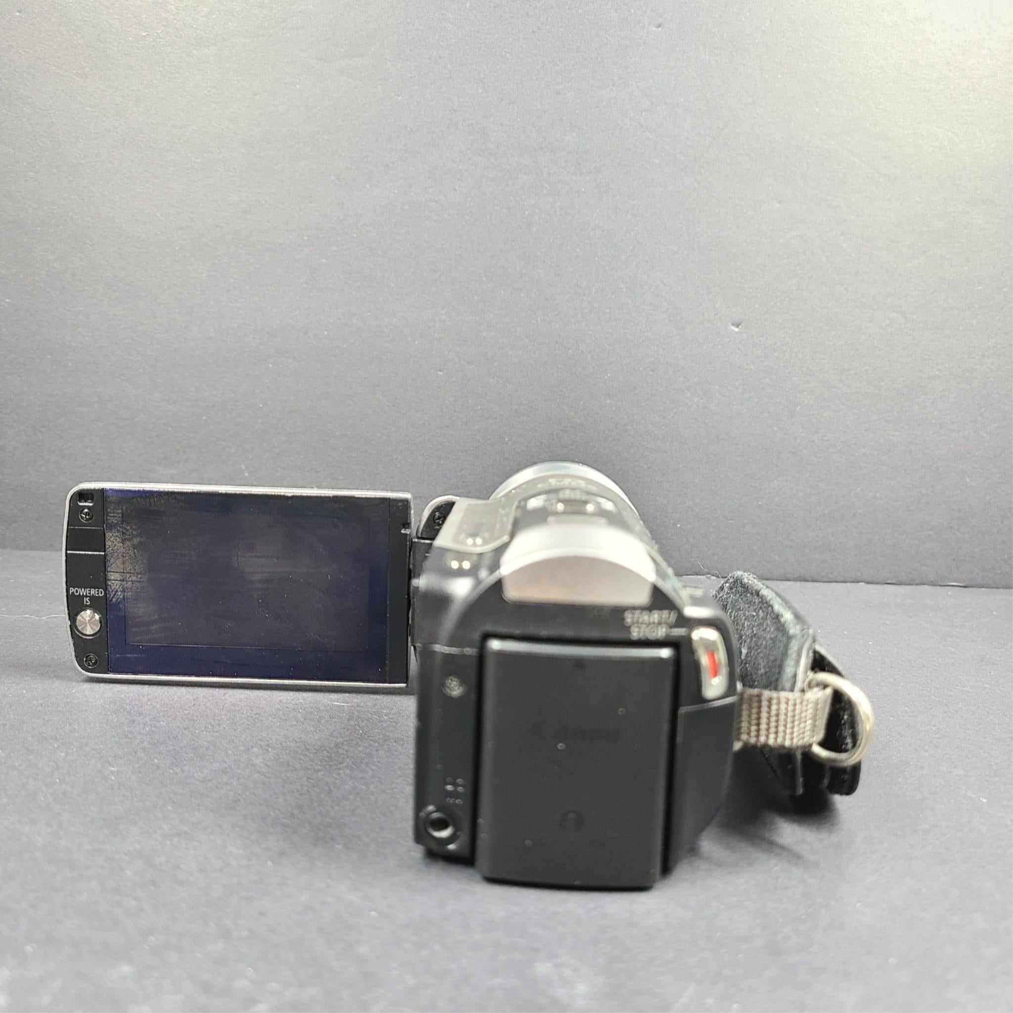Canon VIXIA HF M300 Full HD Camcorder Silver No Charger UNTESTED