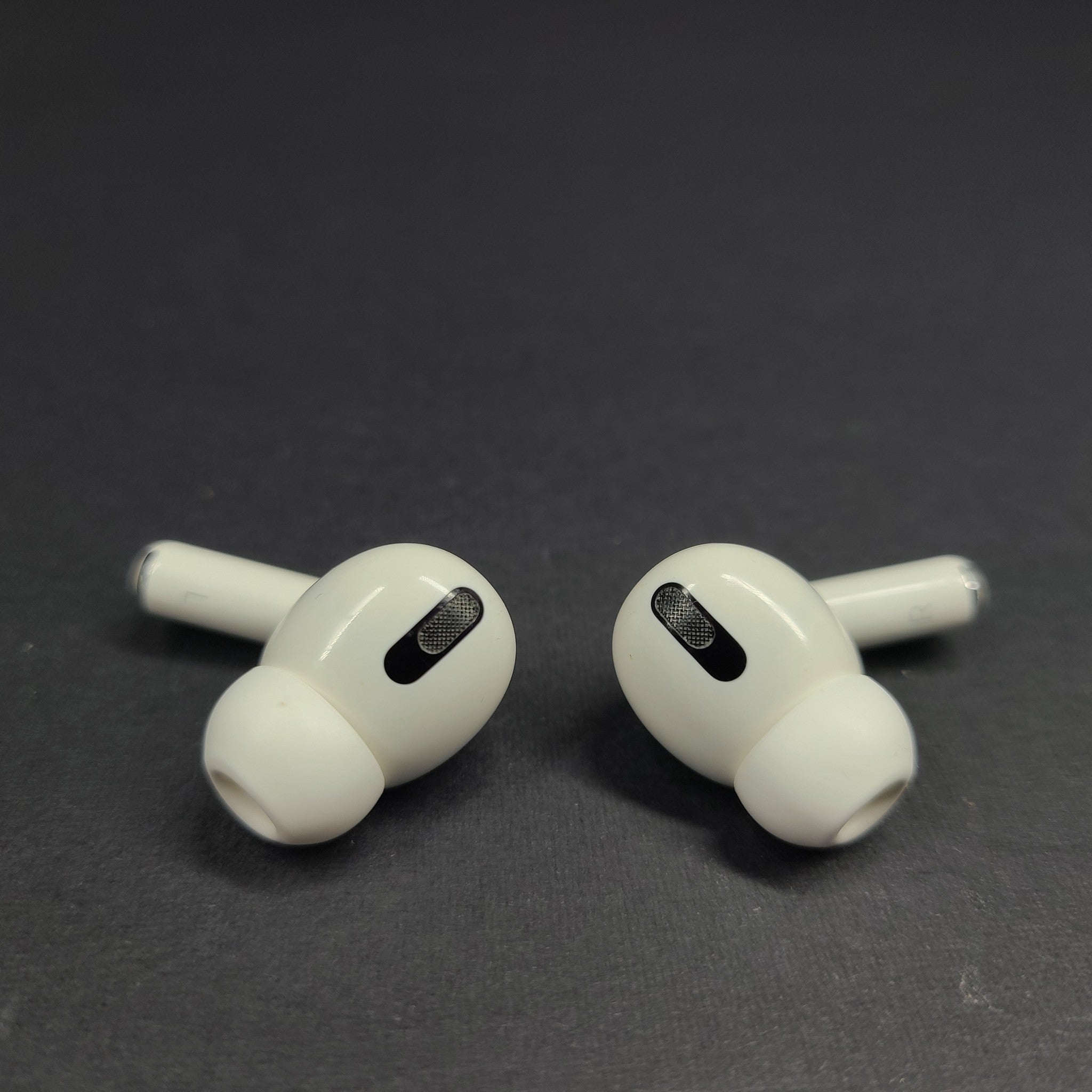 Apple Airpods Pro 1st Gen Case With Earbuds Original Apple A2190A 2084 A2083 CN
