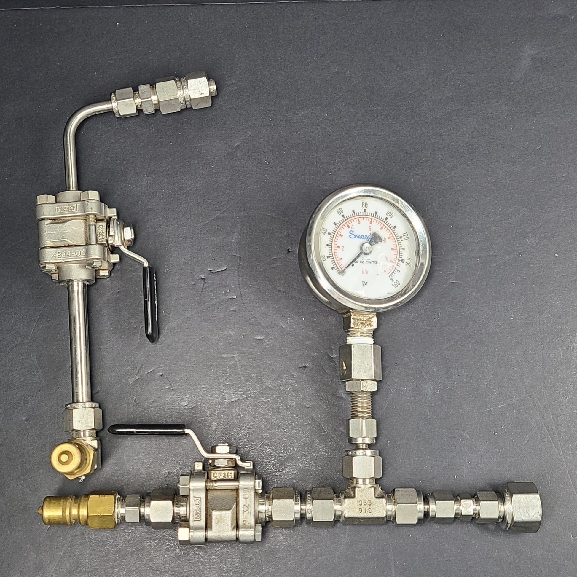 2x Swagelok SS-62TW6T35-3 Valves + 316SS Swagelok Pressure Gauge 3/8"