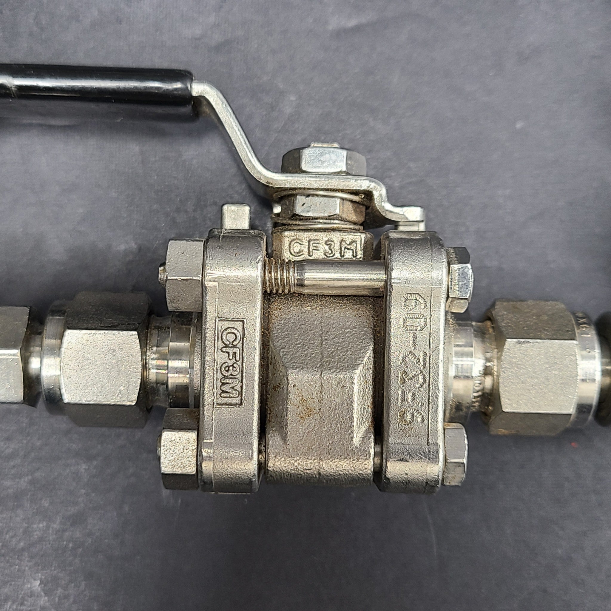 2x Swagelok SS-62TW6T35-3 Valves + 316SS Swagelok Pressure Gauge 3/8"
