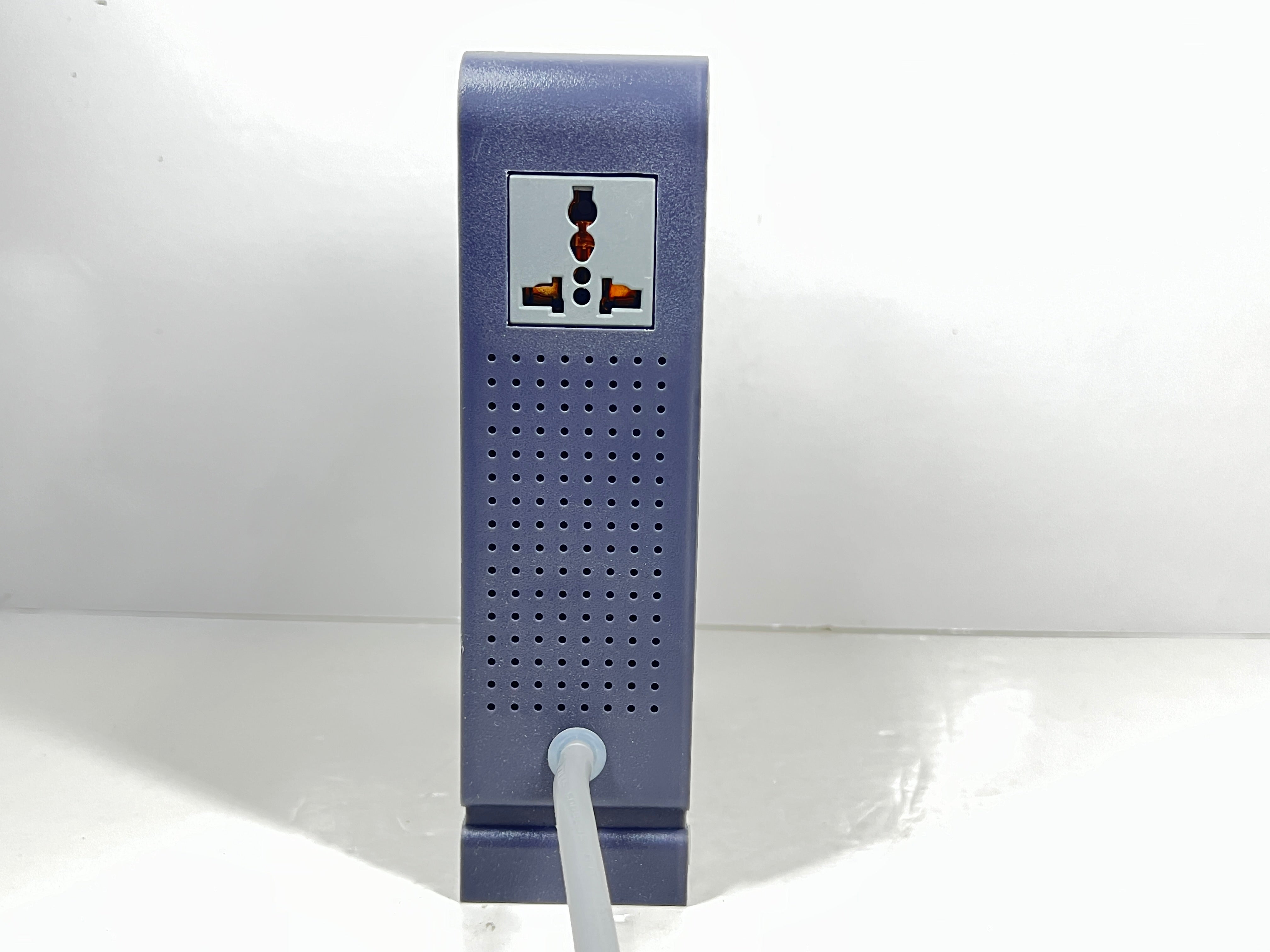 Bestrans 800W step-up transformer with dual universal AC outlets and attached power cord.