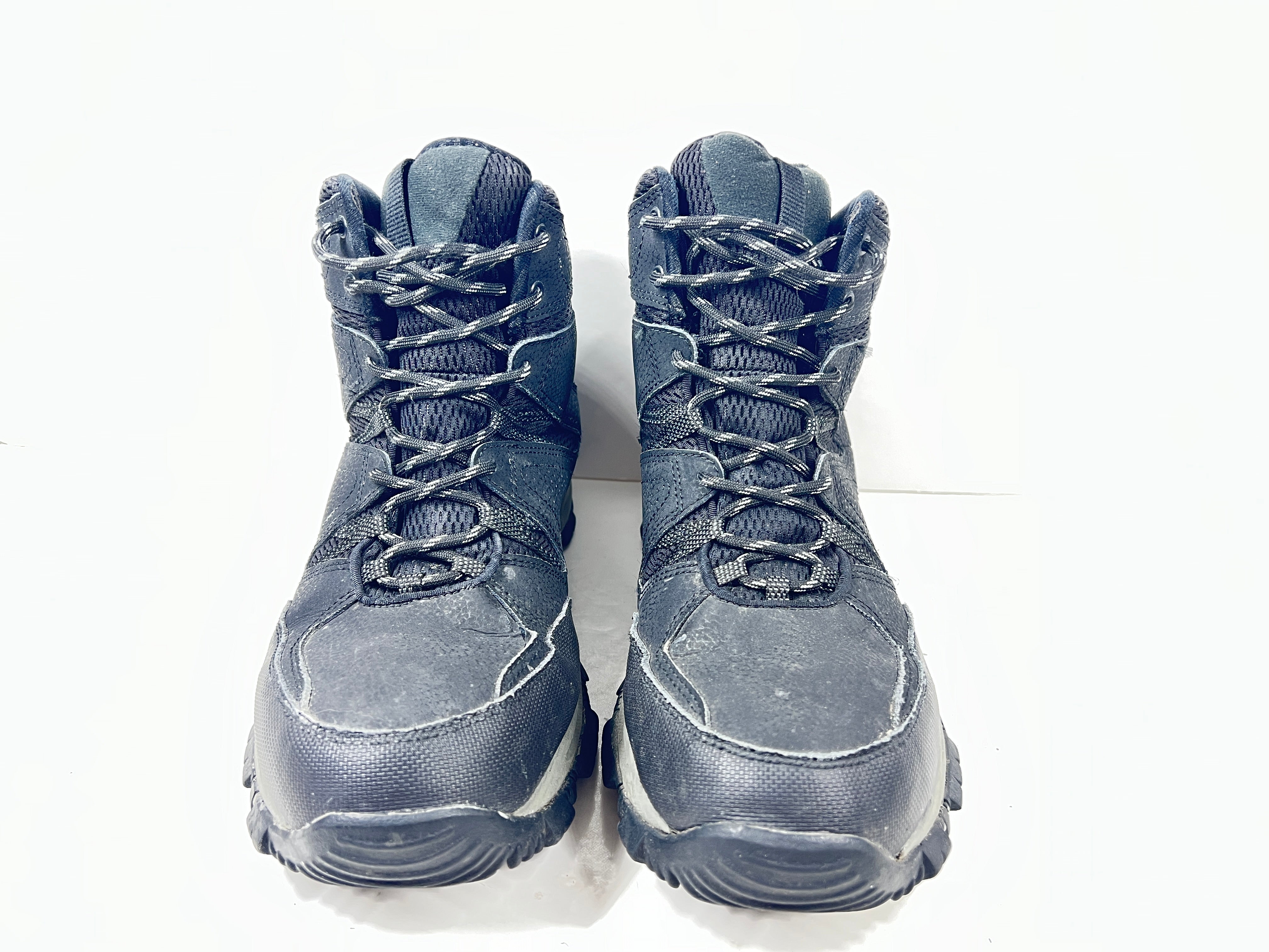 A pair of Columbia men's waterproof hiking boots with Techlite Omni-Grip technology