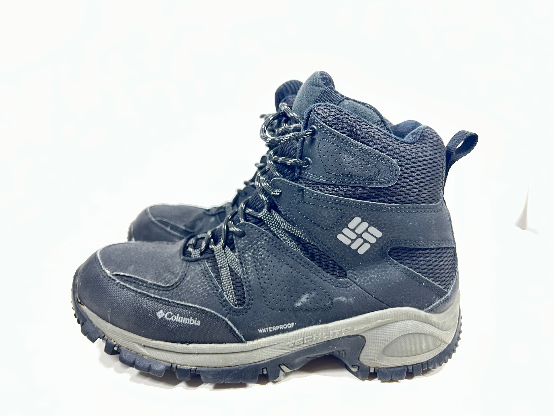 A pair of Columbia men's waterproof hiking boots with Techlite Omni-Grip technology