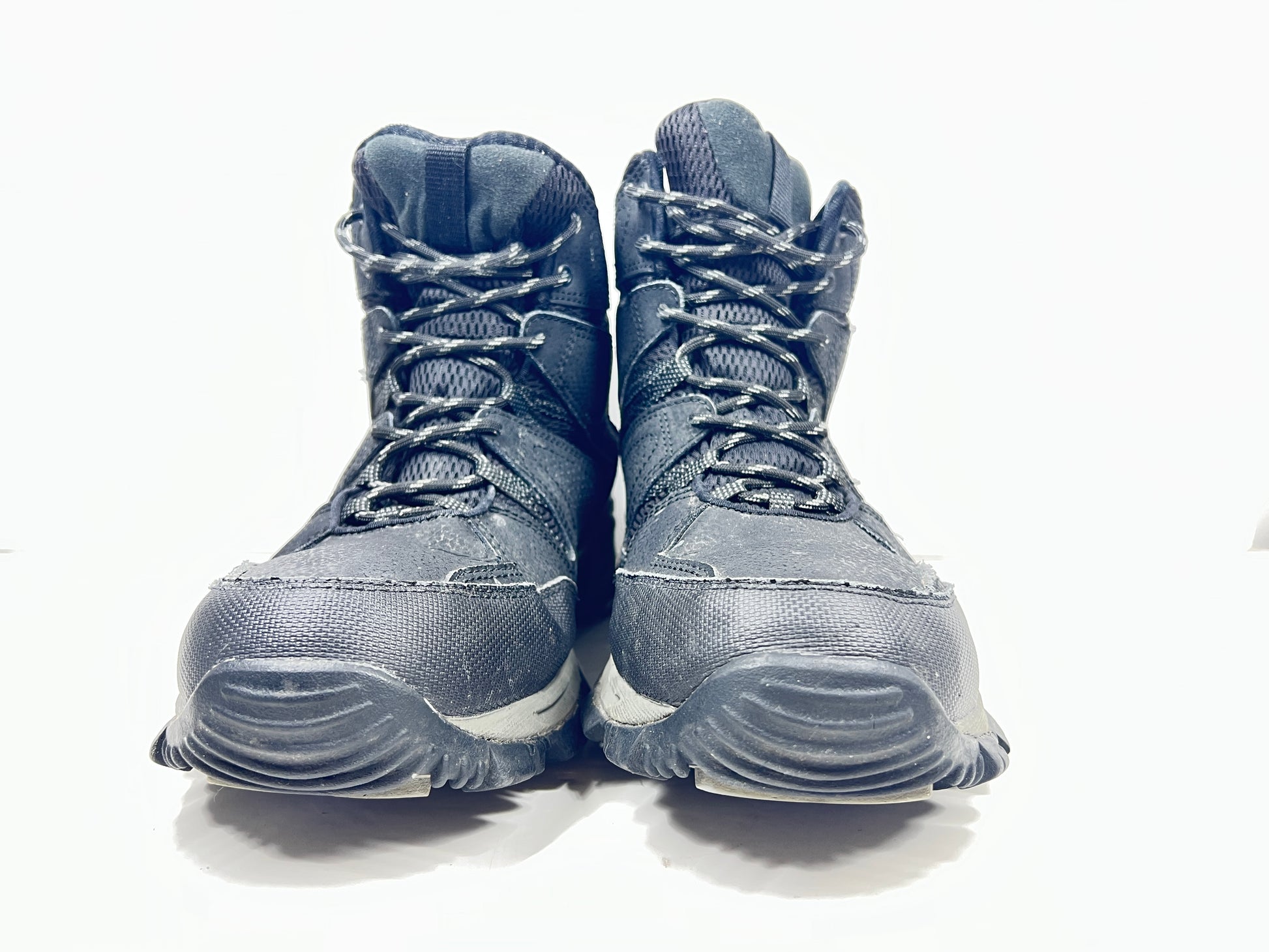 A pair of Columbia men's waterproof hiking boots with Techlite Omni-Grip technology