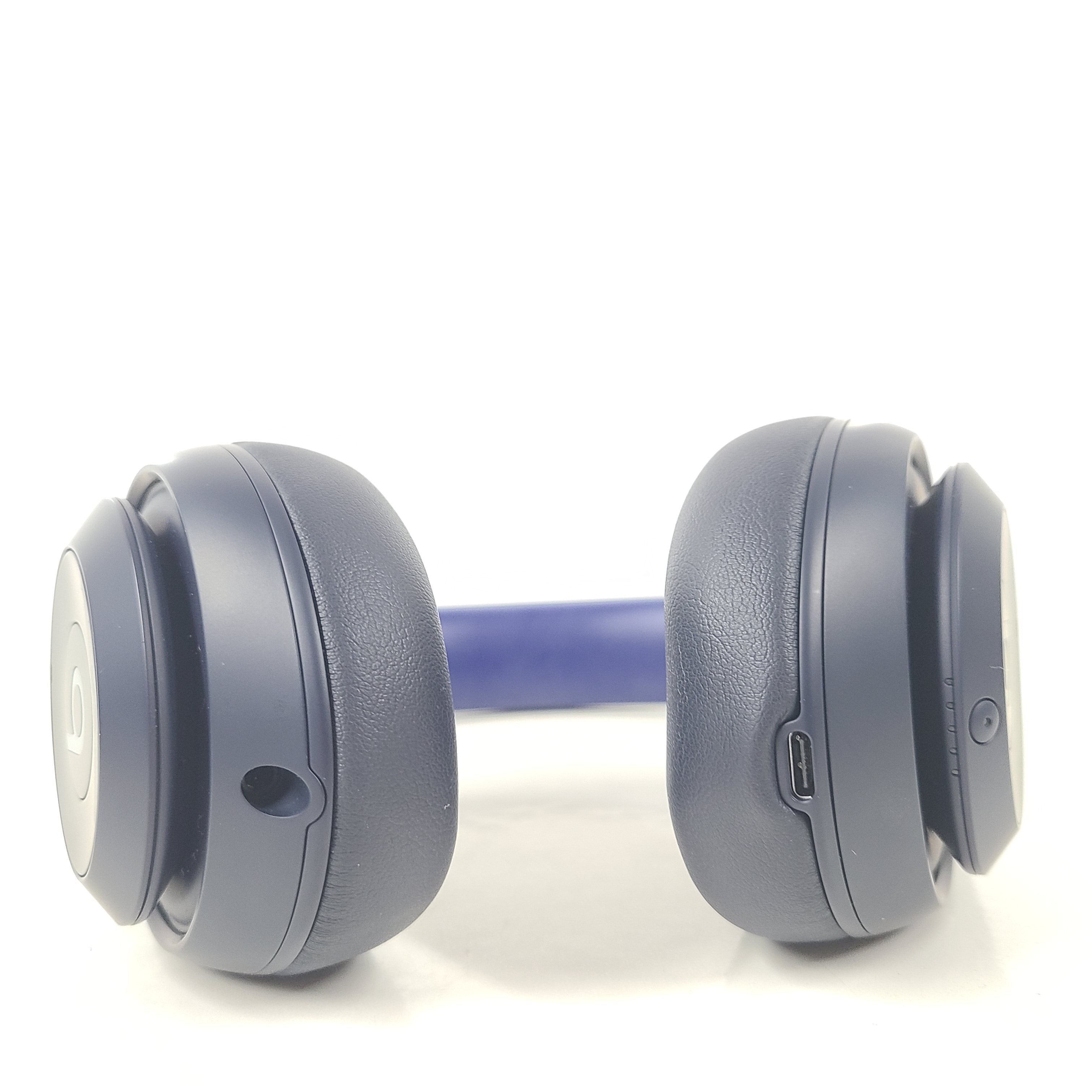 Stylish and modern wireless over-ear headphones