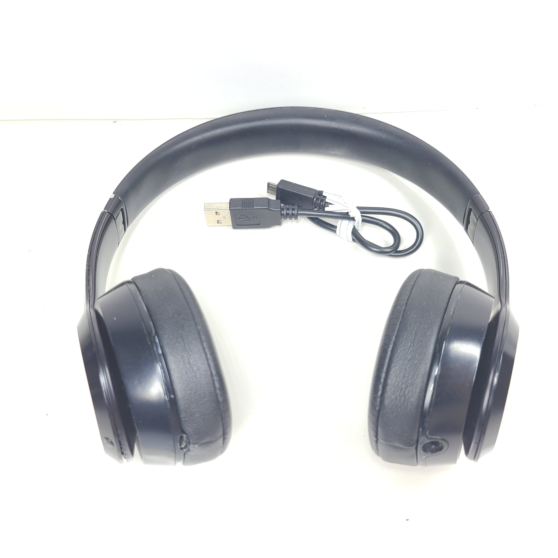 A pair of black Beats Solo3 Wireless On-Ear Headphones