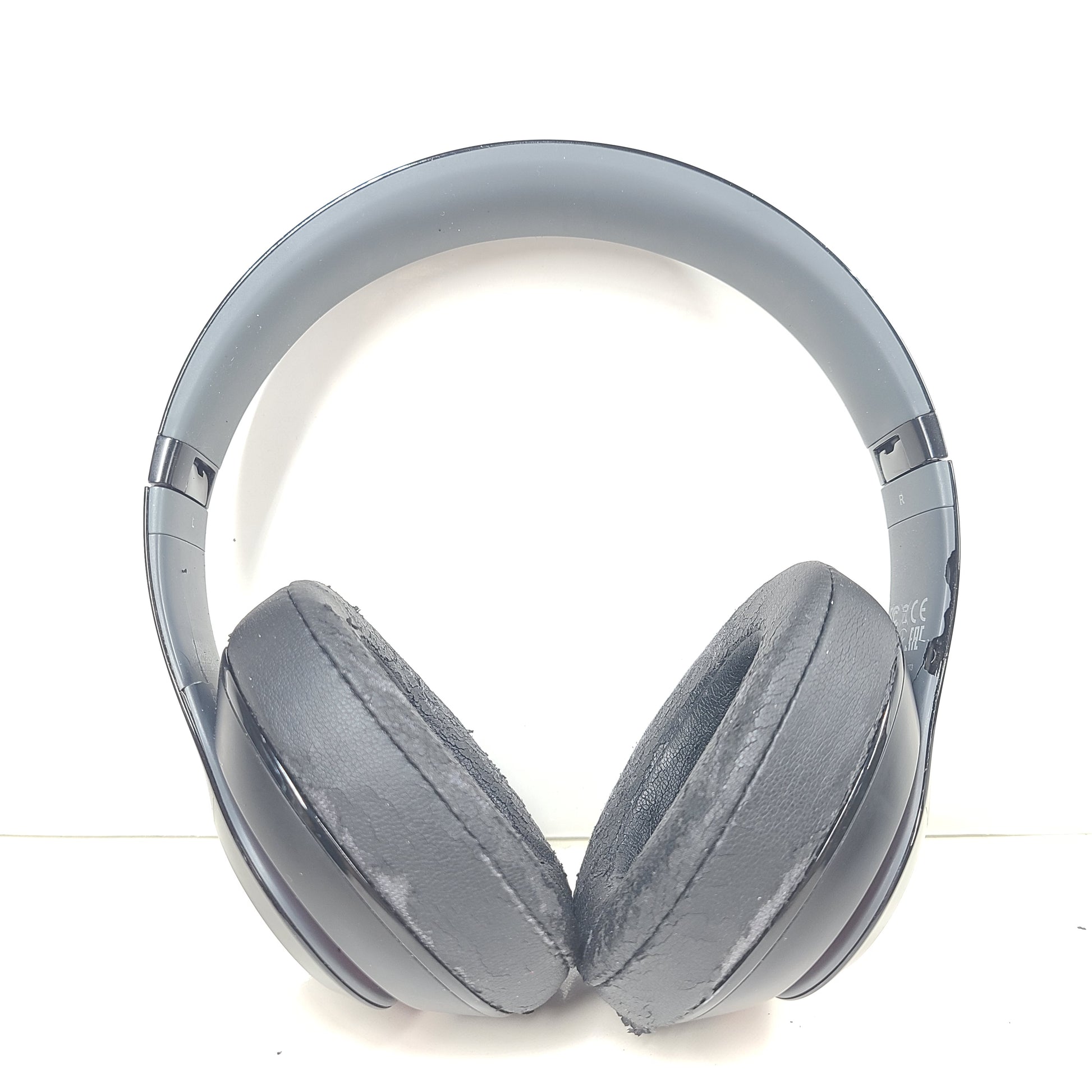 A pair of Beats Studio Wireless Over-Ear Headphones model A1914