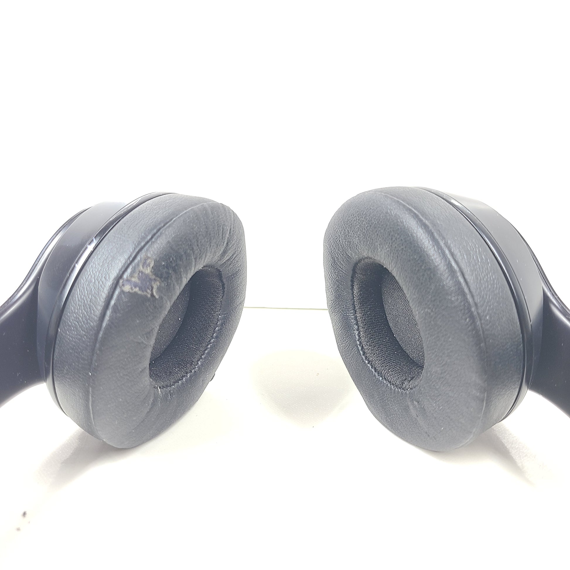 </strong> A pair of black Beats Solo3 Wireless On-Ear Headphones</p>