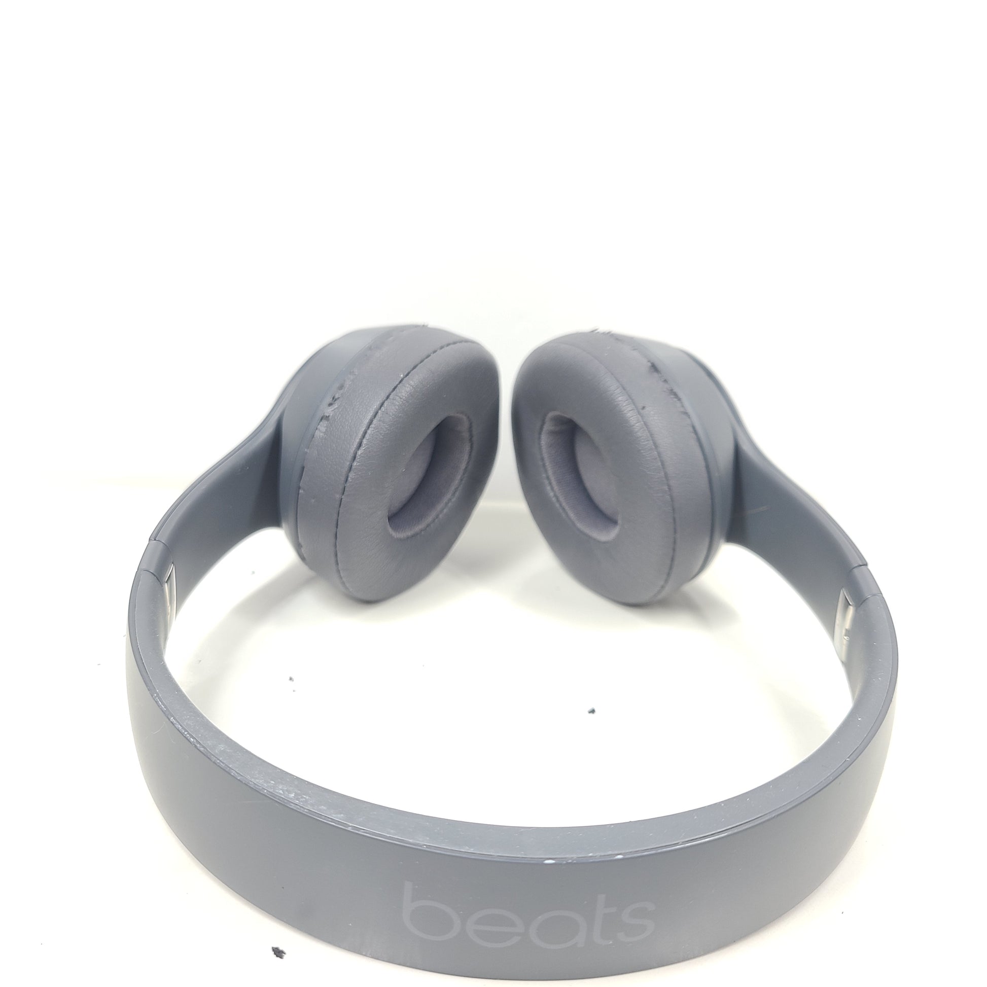 A pair of Beats Solo3 Wireless Headphones in Gray color