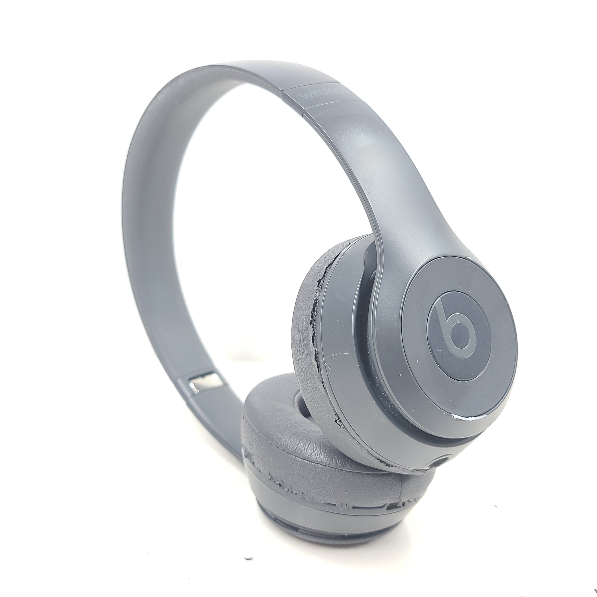 A pair of Beats Solo3 Wireless Headphones in Gray color