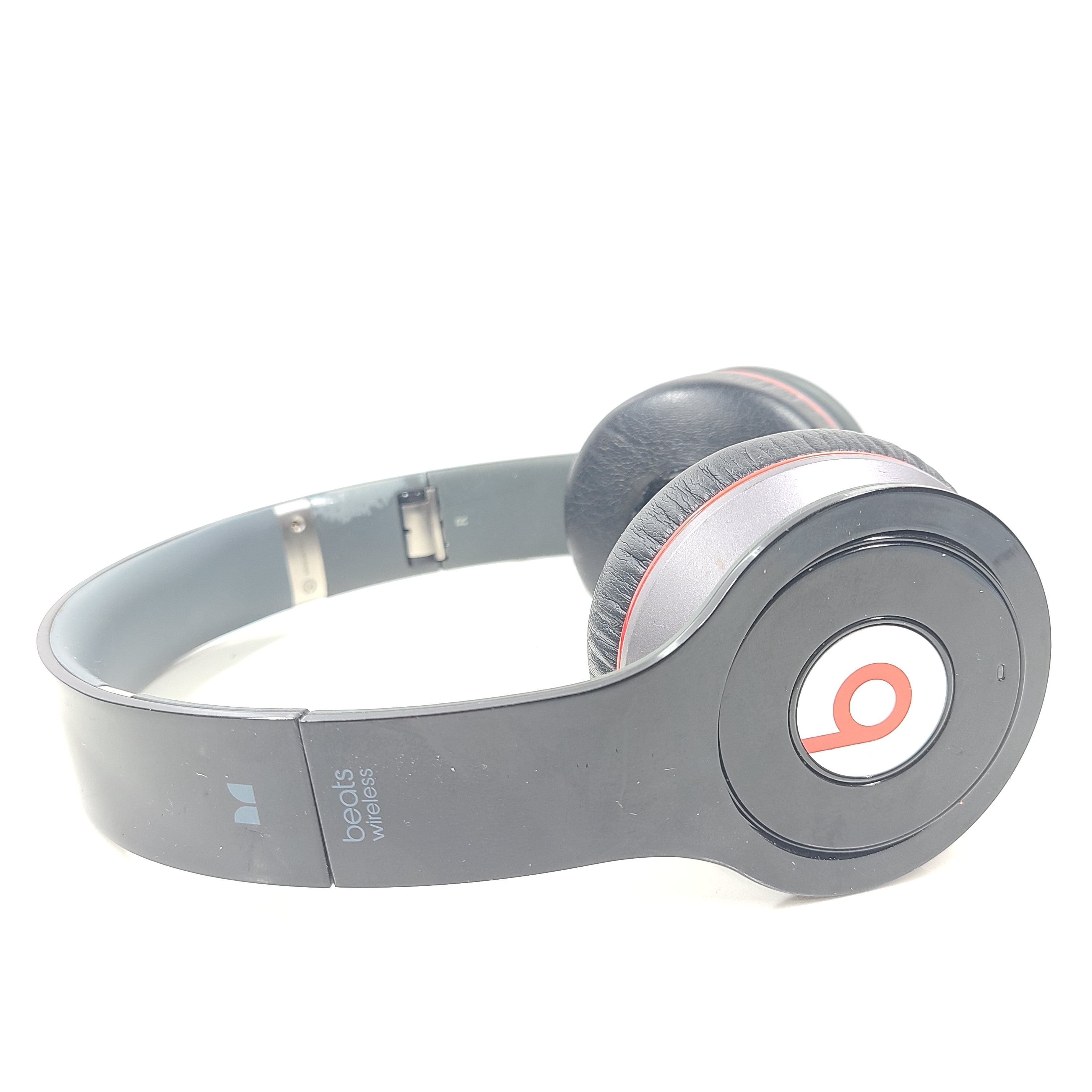 A pair of Beats by Dre Wireless On-Ear Headphones MH BTS ON SO BT V2 WW