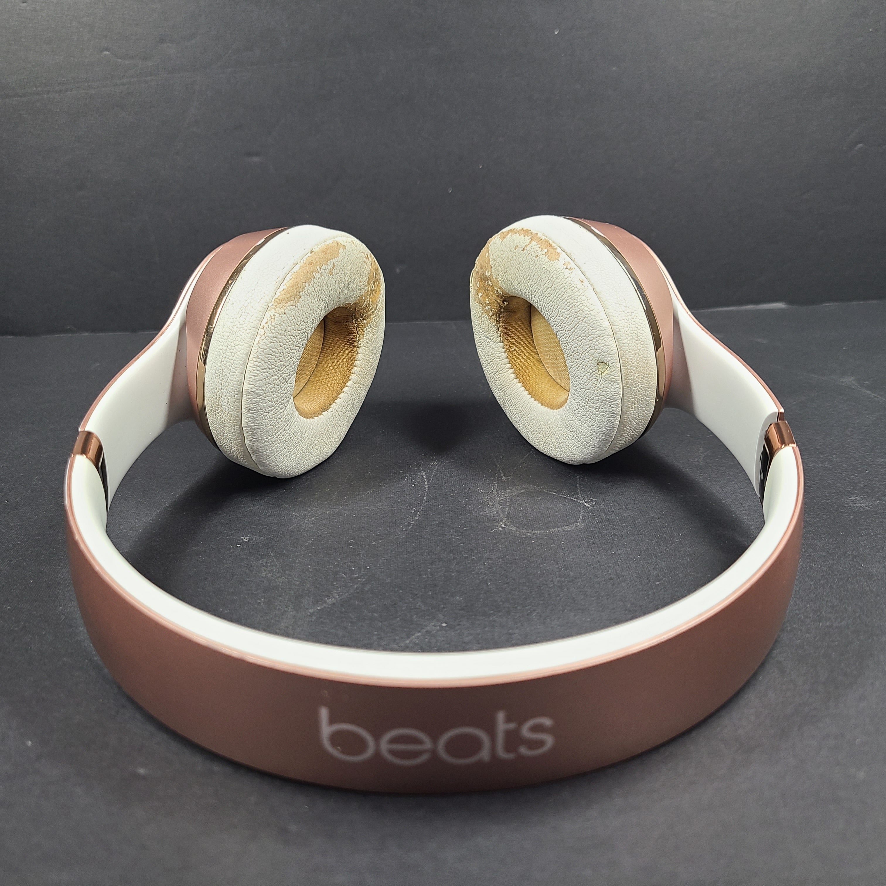 </strong> A pair of Beats Solo3 Wireless Headphones in Rose Gold color</p>