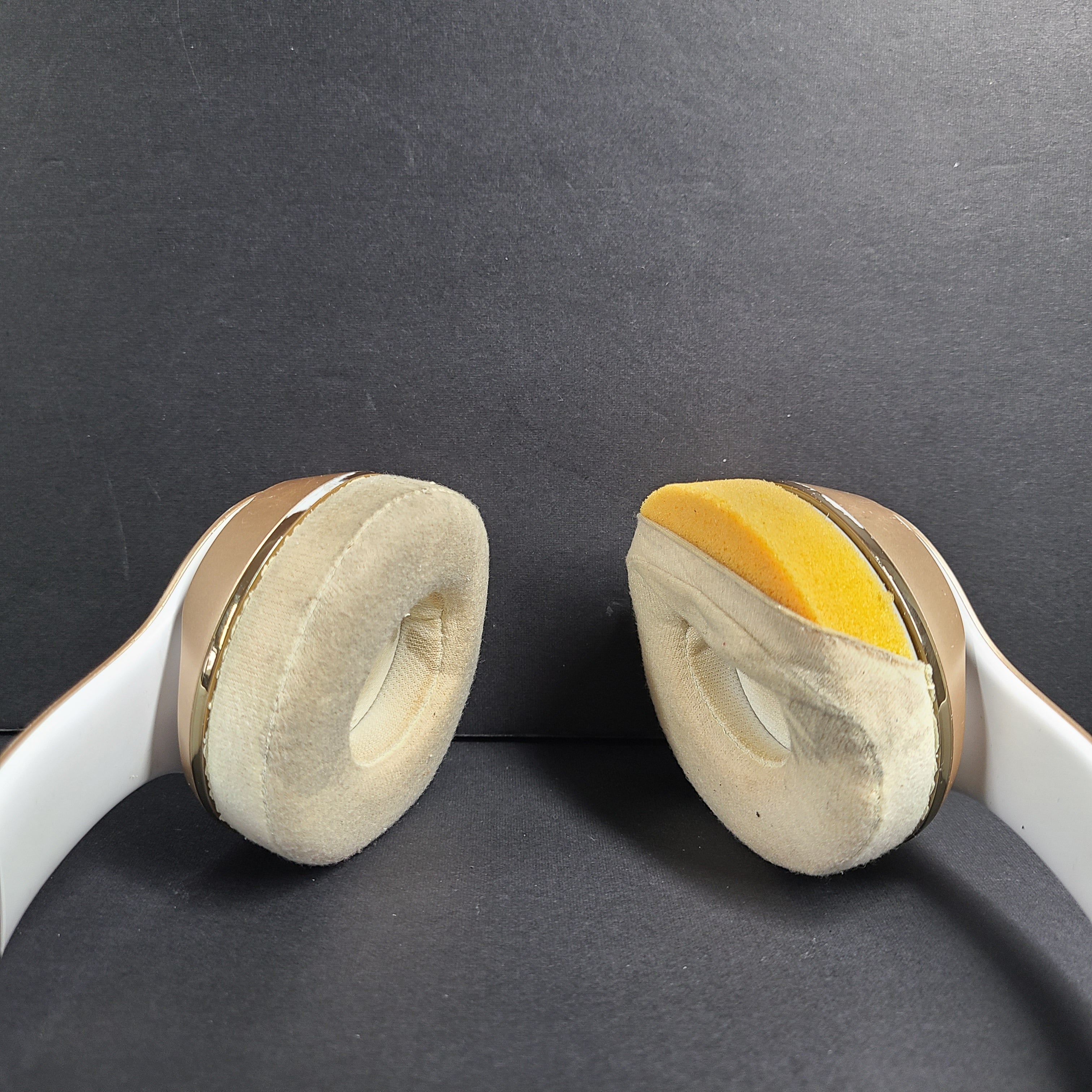 Enjoy premium quality wireless headphones in stylish Rose Gold color