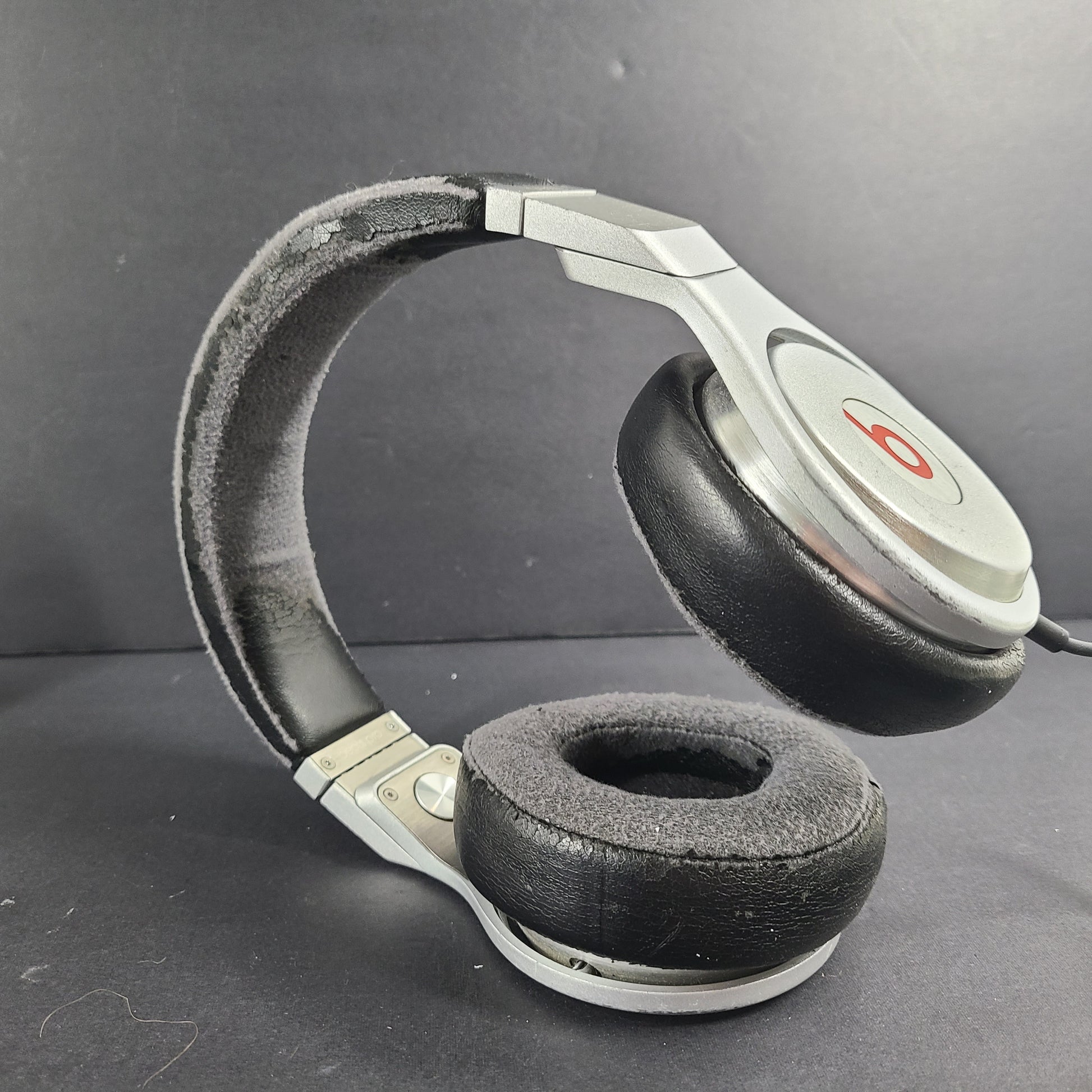 Premium Beats Pro Over-Ear Headphones in Silver color