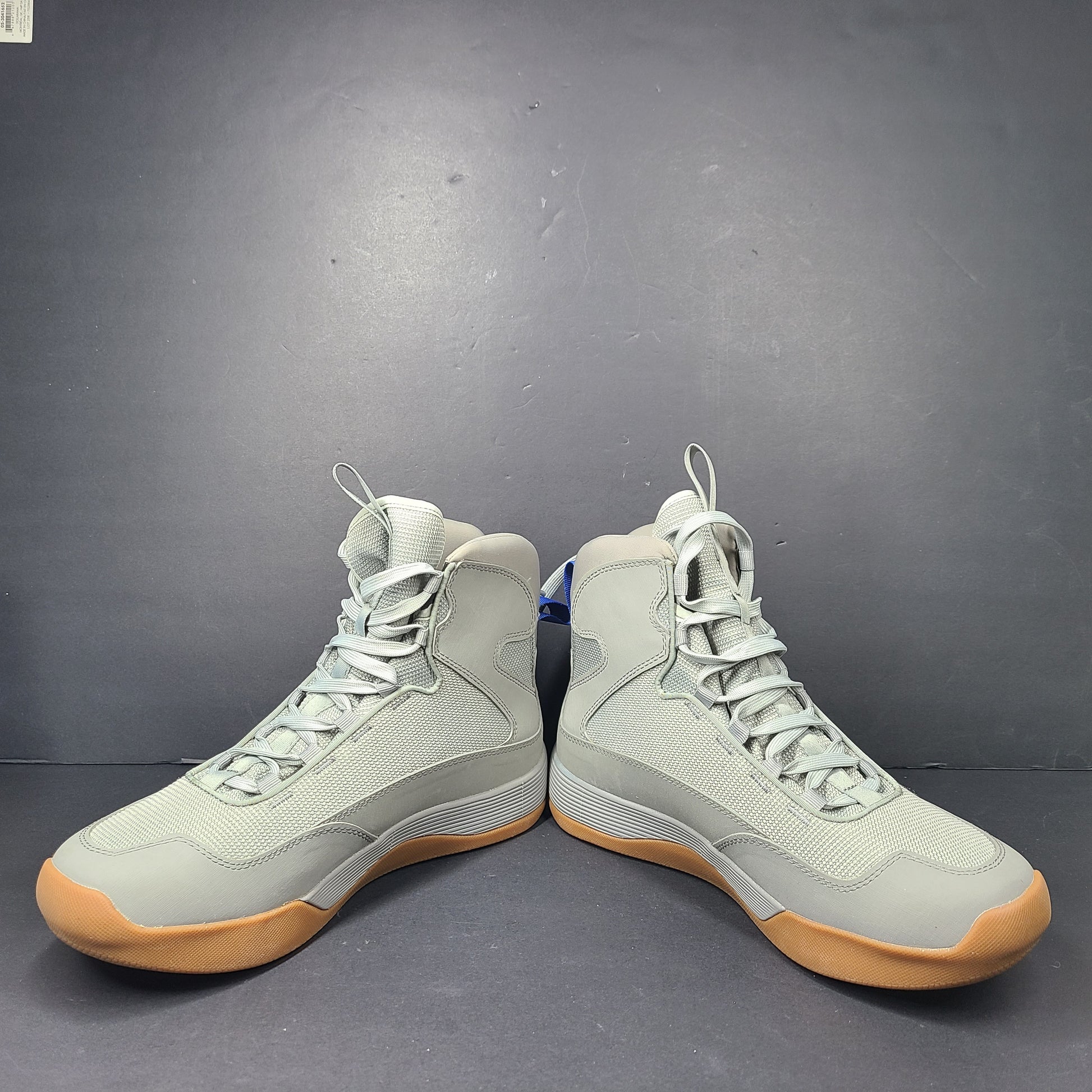 A pair of Simms Flyweight Men's Wading Boots in slate color