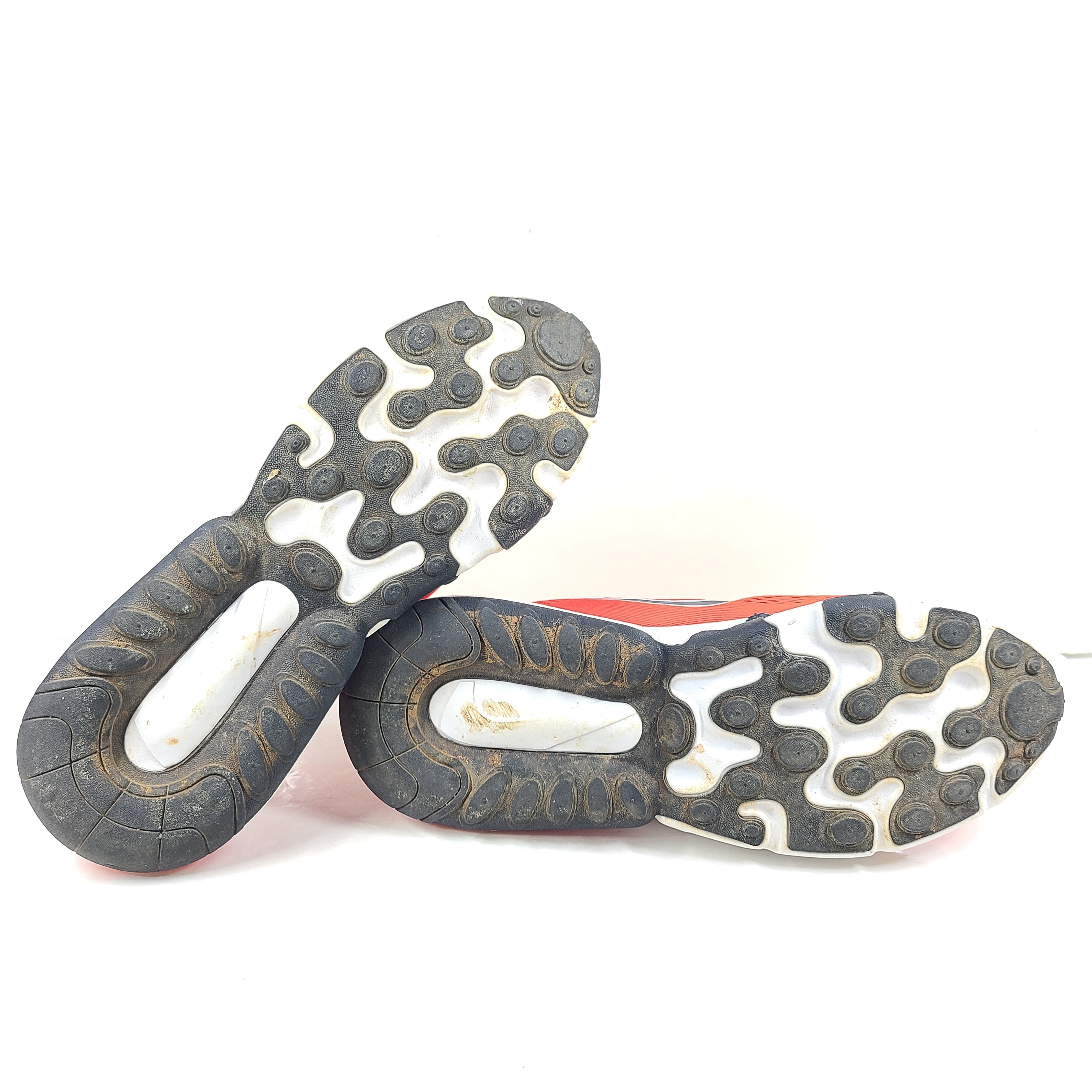 A pair of Nike React 270 red running shoes, size 8.5 EUR 42.