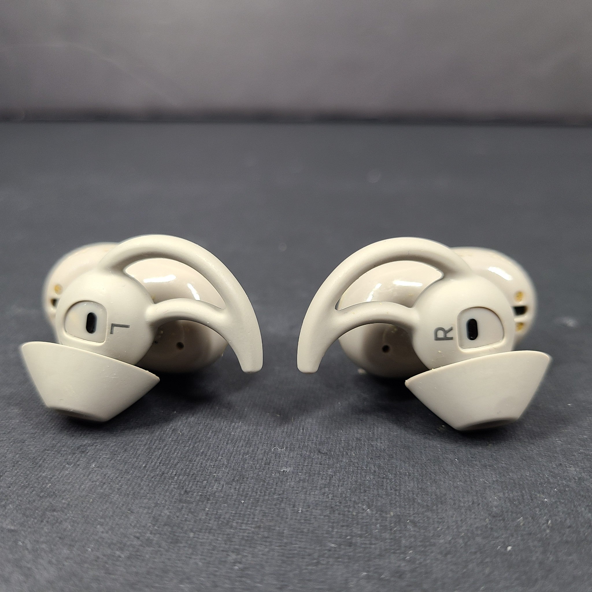 Bose QuietComfort Noise Cancelling True Wireless Earbuds w/ Case 429708 - Gray