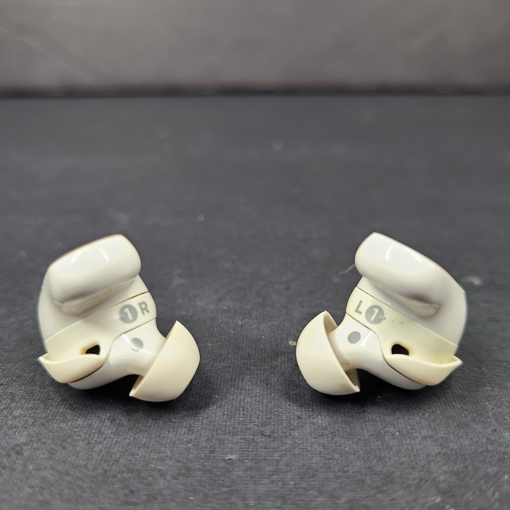 Bose QuietComfort ii Noise Cancelling True Wireless Earbuds - White