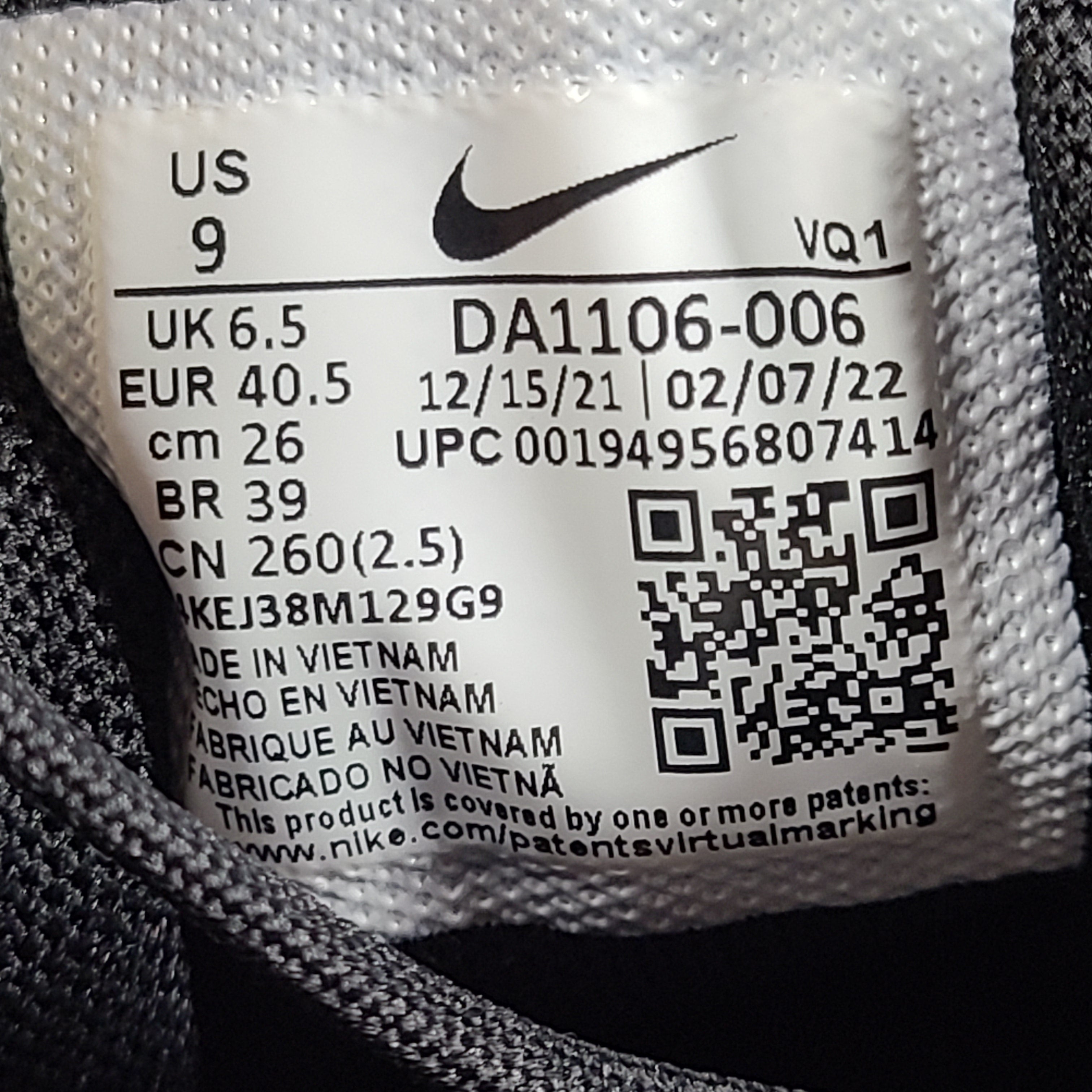Sleek black Nike Quest 4 running shoes deliver lightweight cushioning and a streamlined fit for daily road runs.