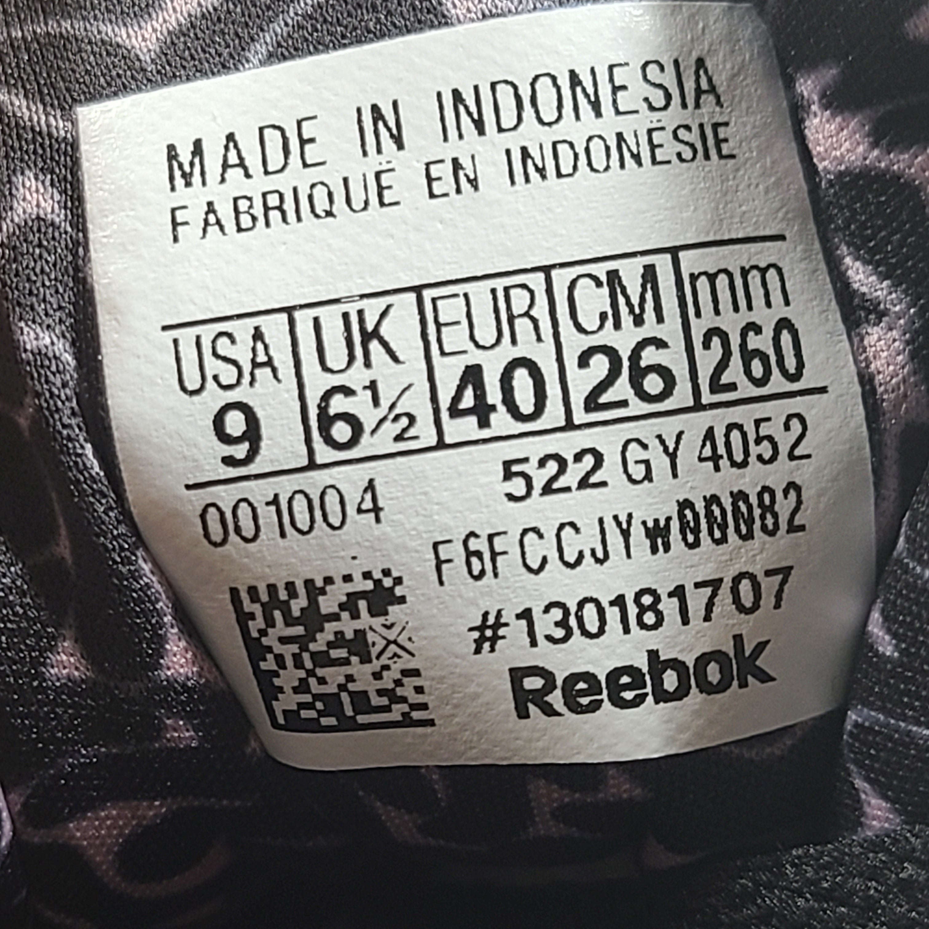 Sleek Reebok Fluxlite GY4052 women's trainers in black, pink and white that offer lightweight support and everyday comfort.