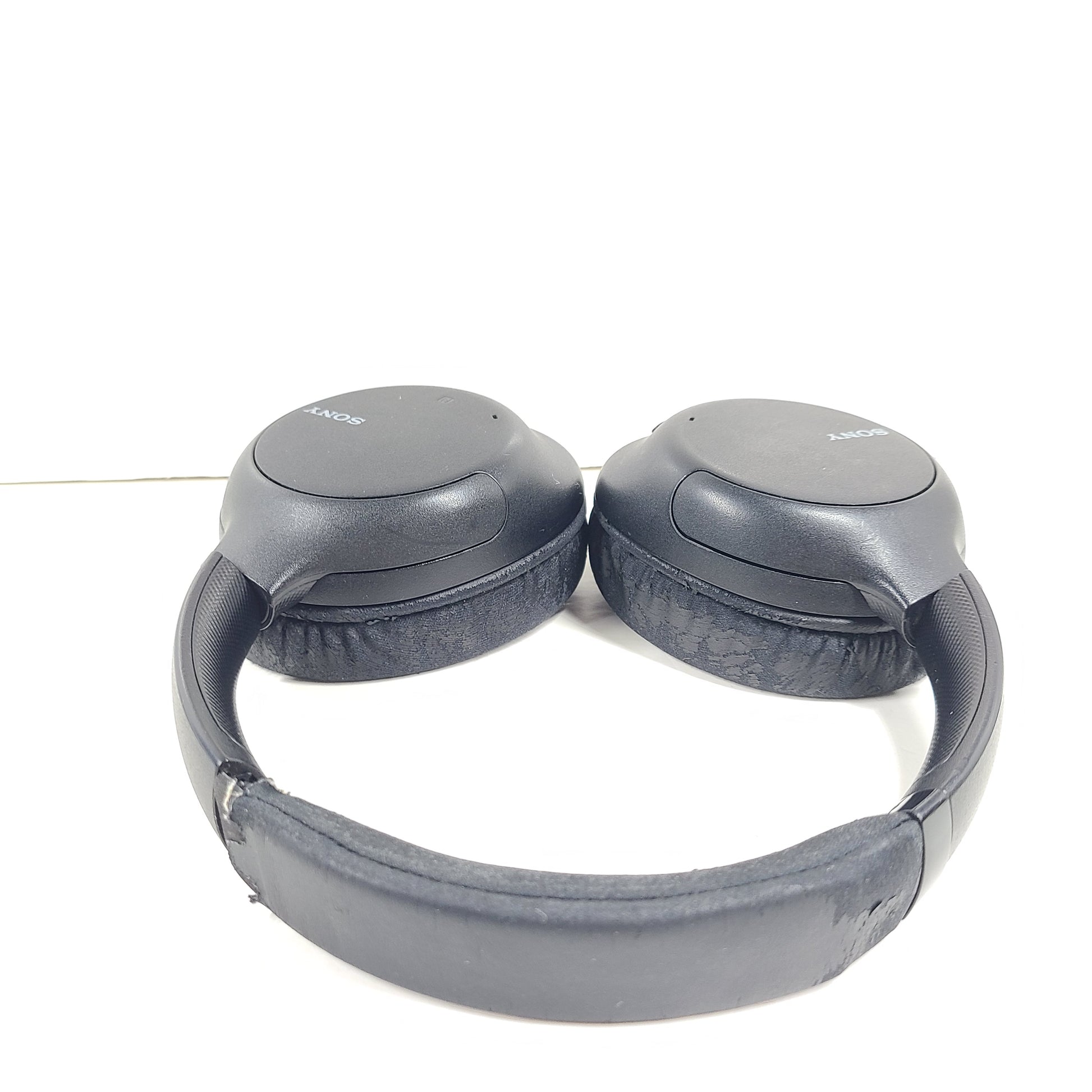 Black Sony WH-CH710N wireless over-ear headphones with active noise cancellation and cushioned ear pads.