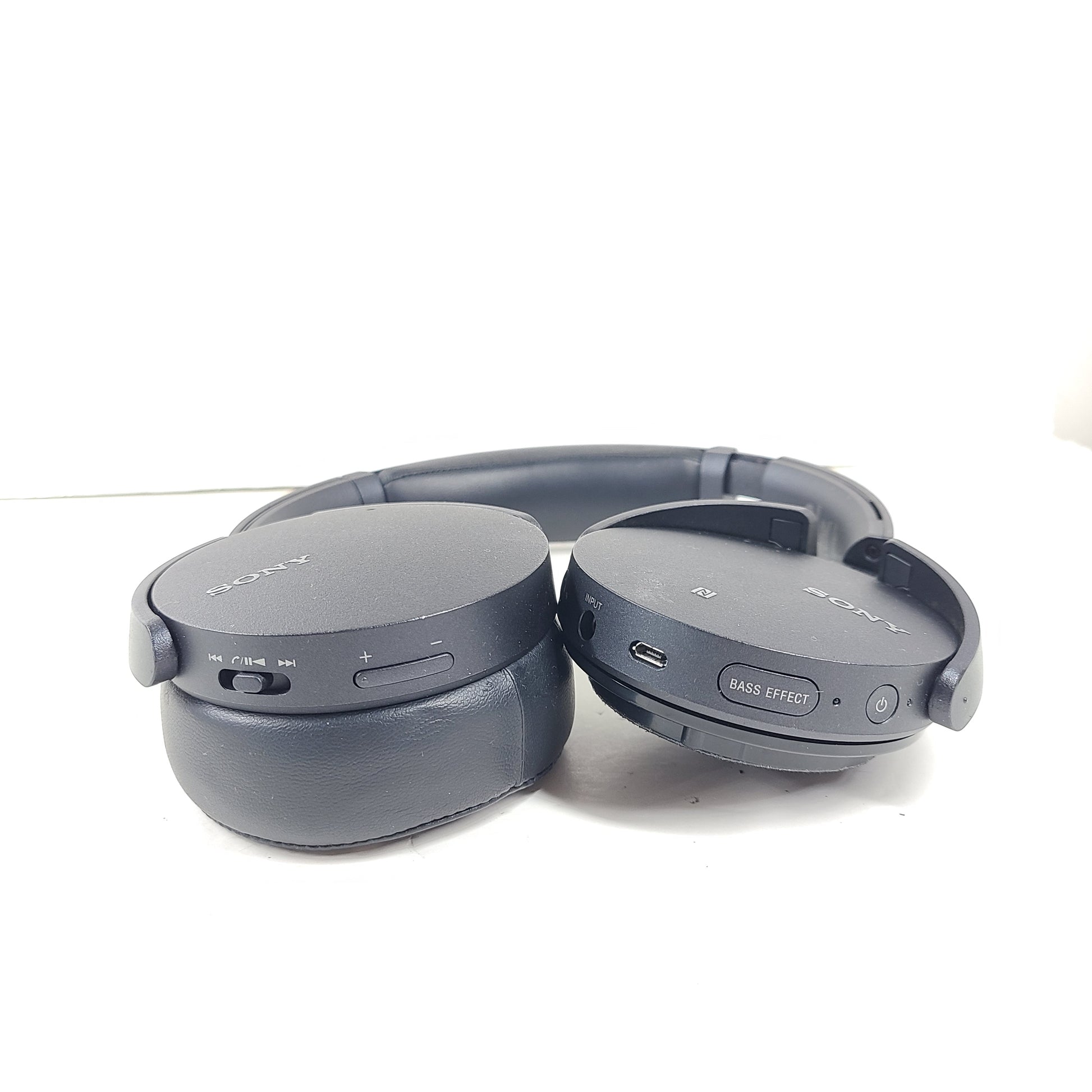 Over-ear Sony MDR-XB950N1 headphones with Extra Bass, wireless Bluetooth connectivity, and active noise cancellation in black.