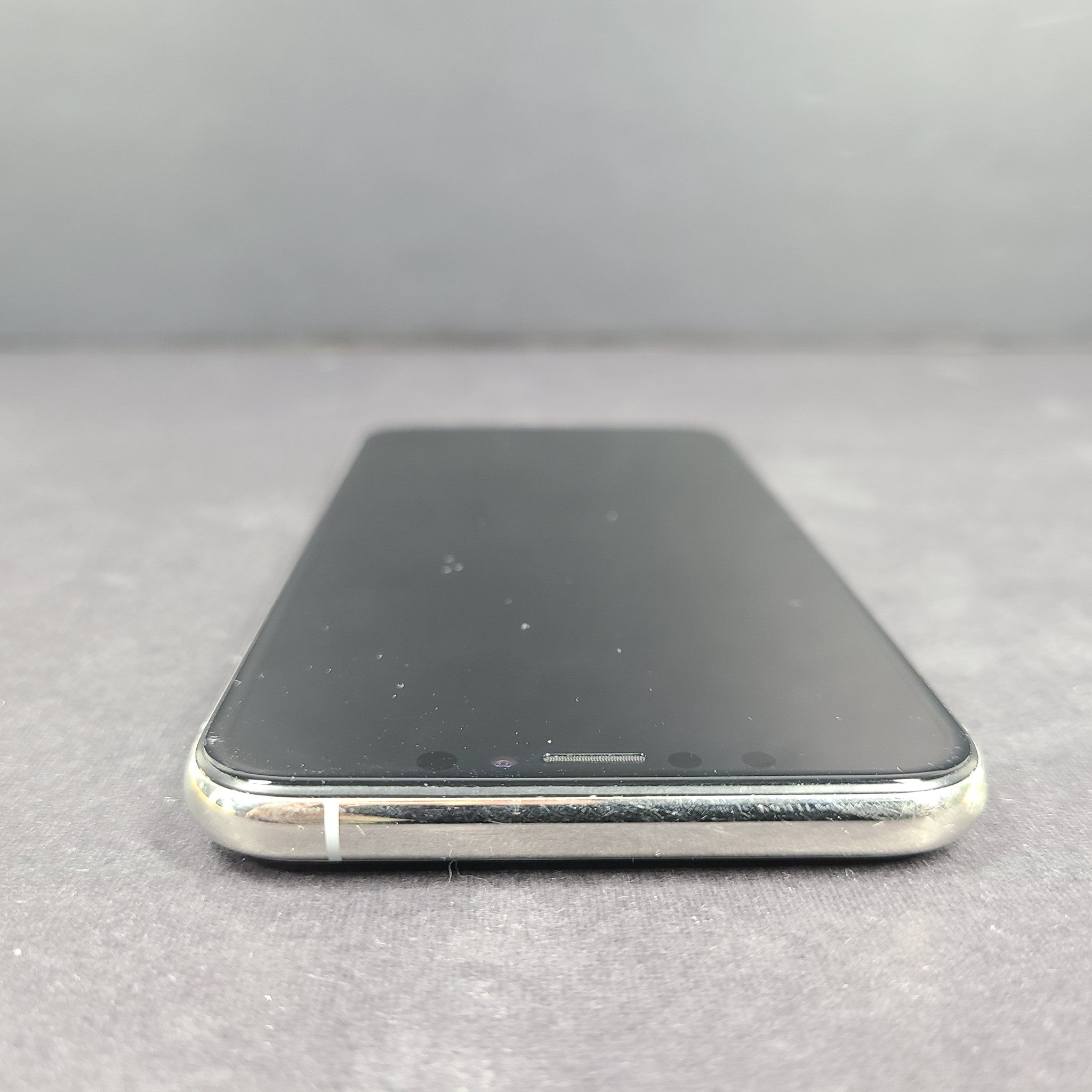 Apple iPhone XS 256GB - White (Unlocked) A1920 (CDMA + GSM) PLEASE READ