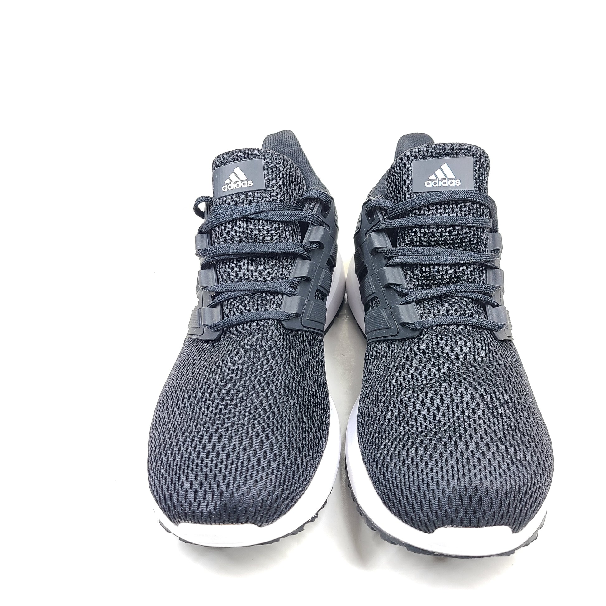 Black Adidas Ultimashow running shoes in US 8.5 with a supportive, low-profile design and durable outsole.