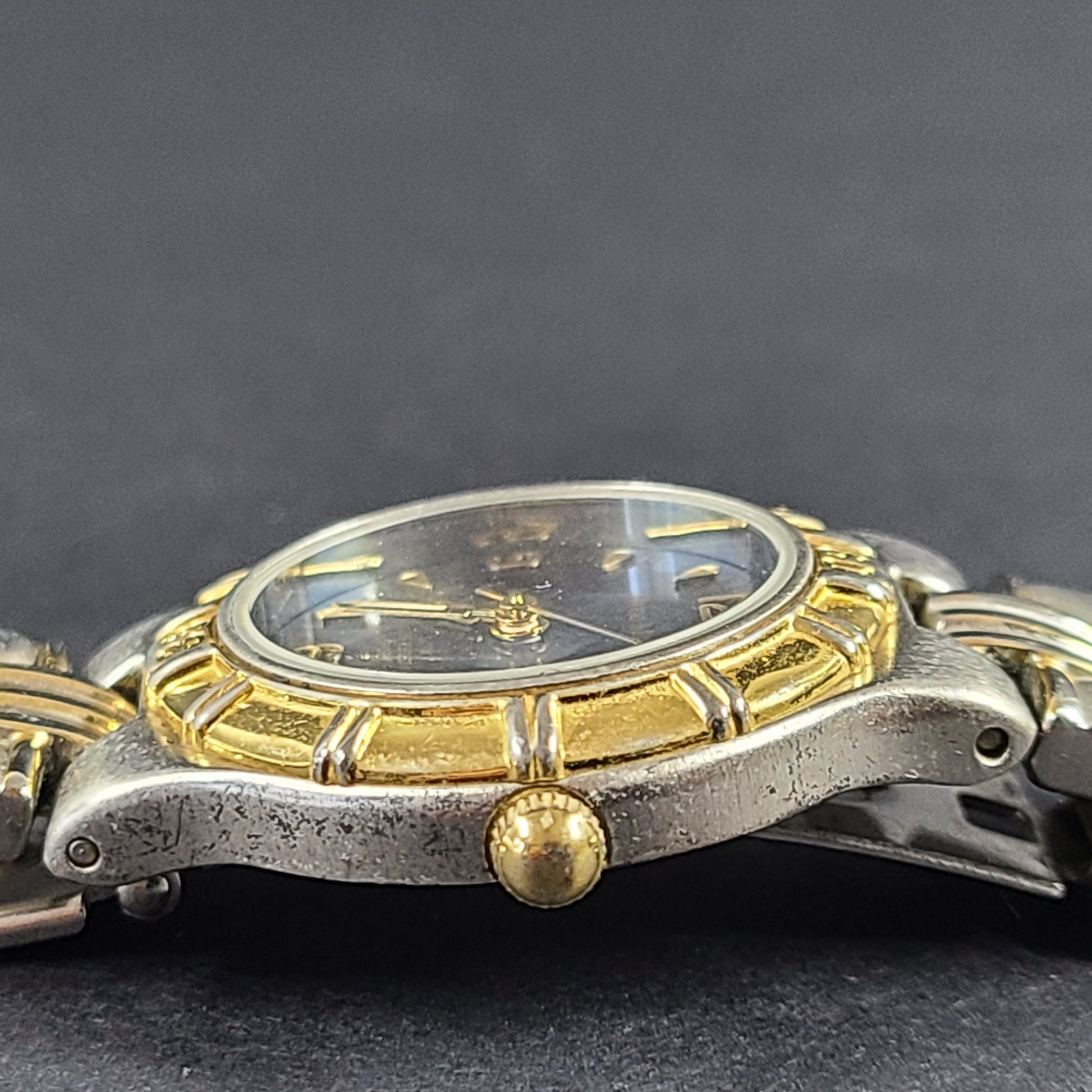 Two-tone Hugo Max wristwatch with 18K gold plating and stainless steel bracelet, model 85047.