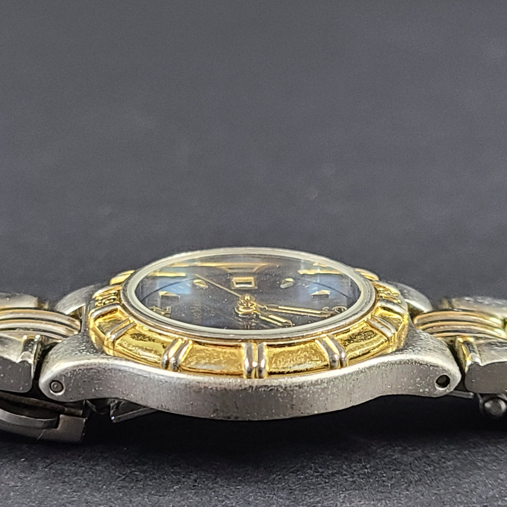 Two-tone Hugo Max wristwatch with 18K gold plating and stainless steel bracelet, model 85047.