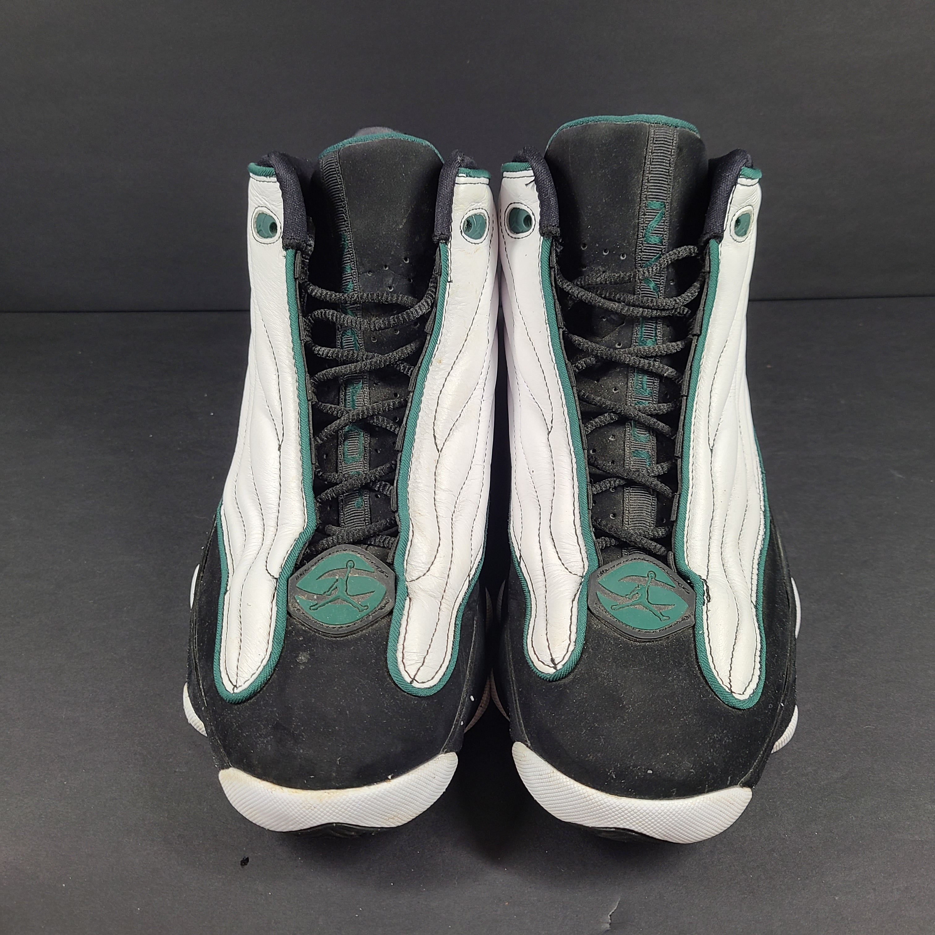 Jordan Pro Strong sneaker in white, black and teal with US size 10 and model number 407285-011.